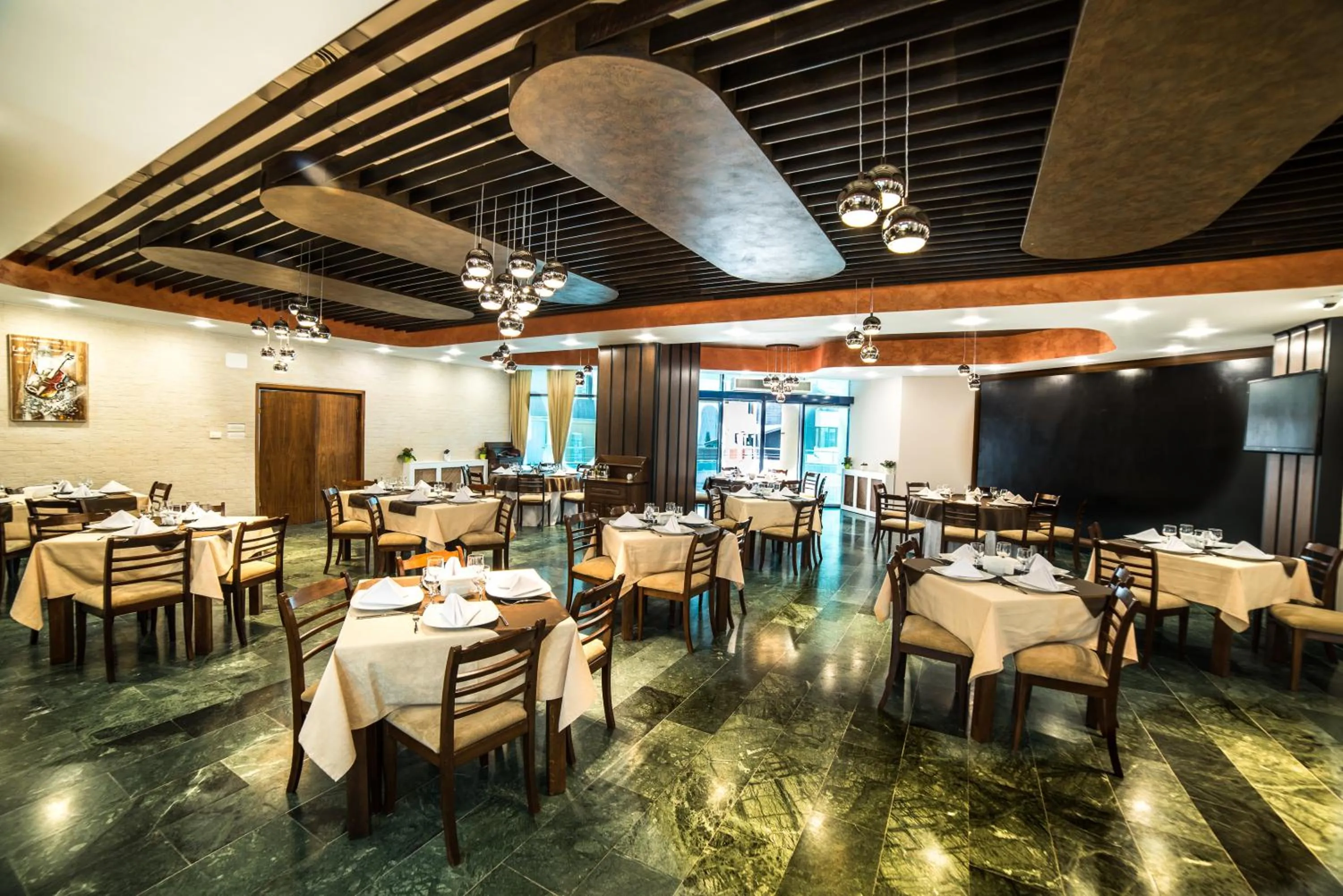 Restaurant/places to eat in Hotel Ski&Sky