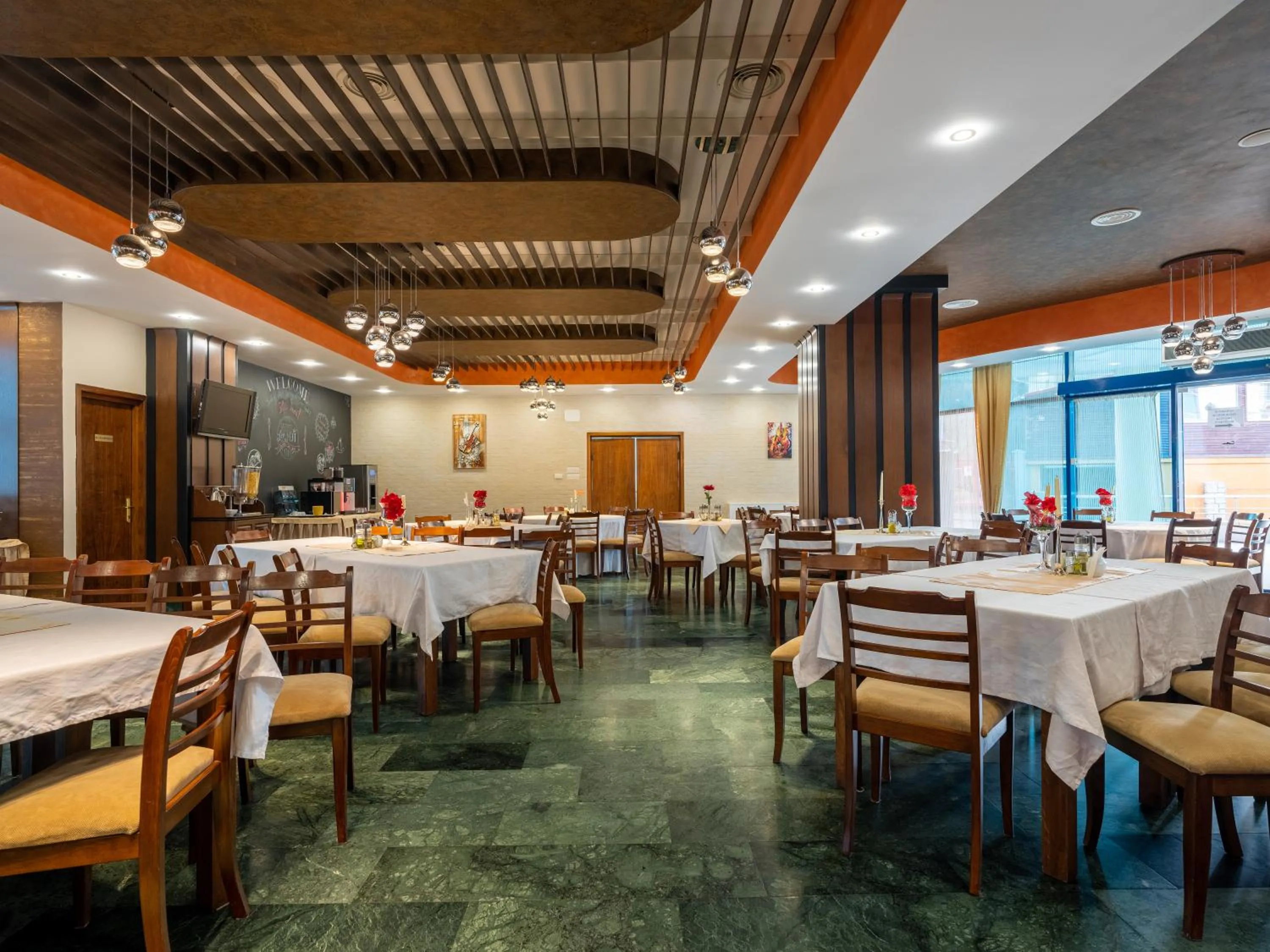 Restaurant/places to eat in Hotel Ski&Sky