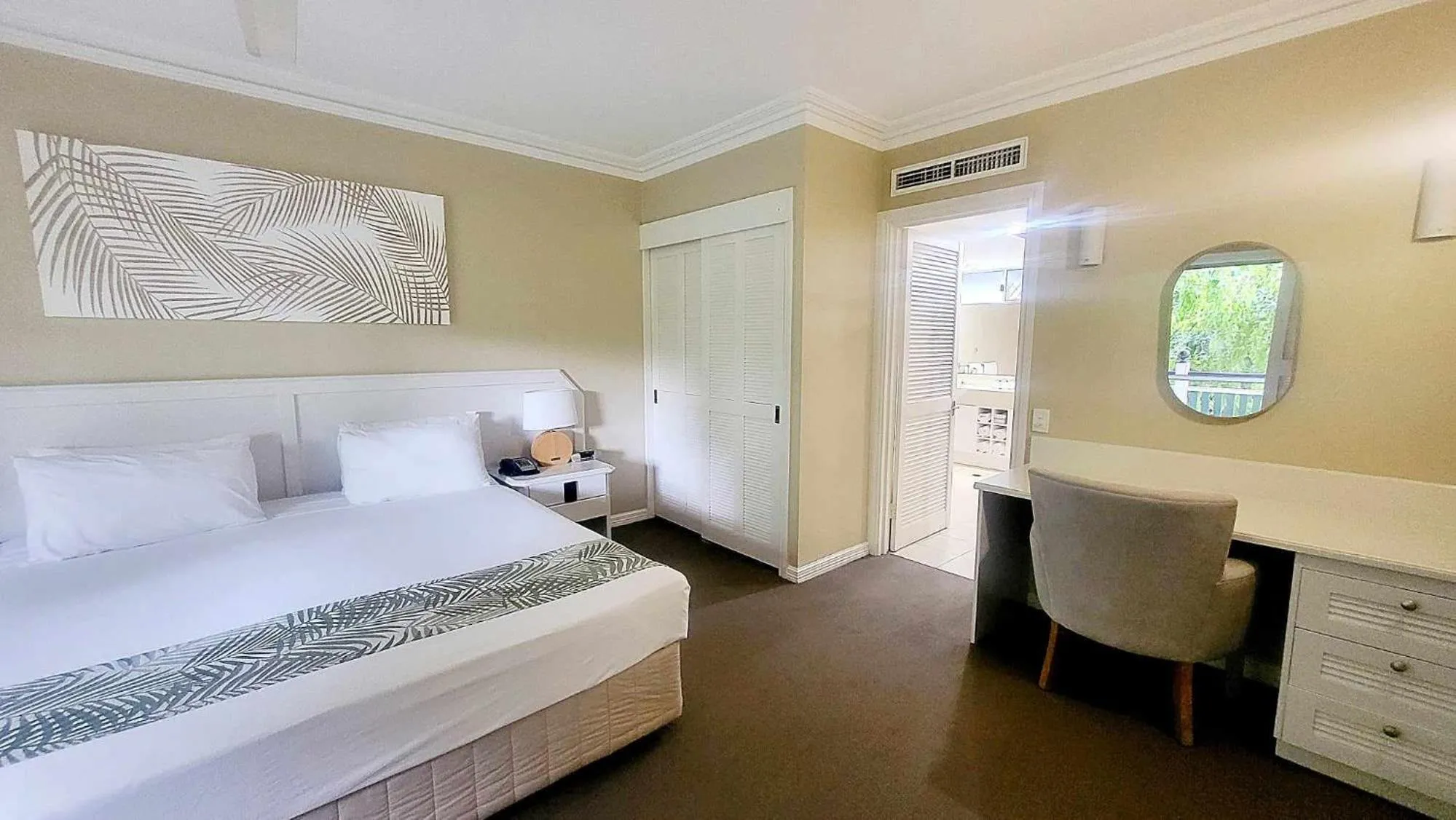 Bed in Cairns Colonial Club Resort