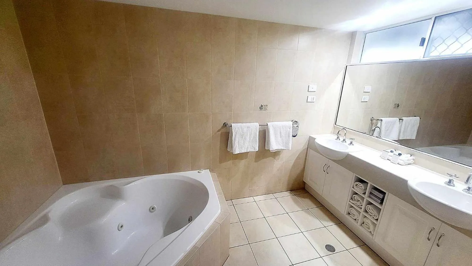 Bathroom in Cairns Colonial Club Resort