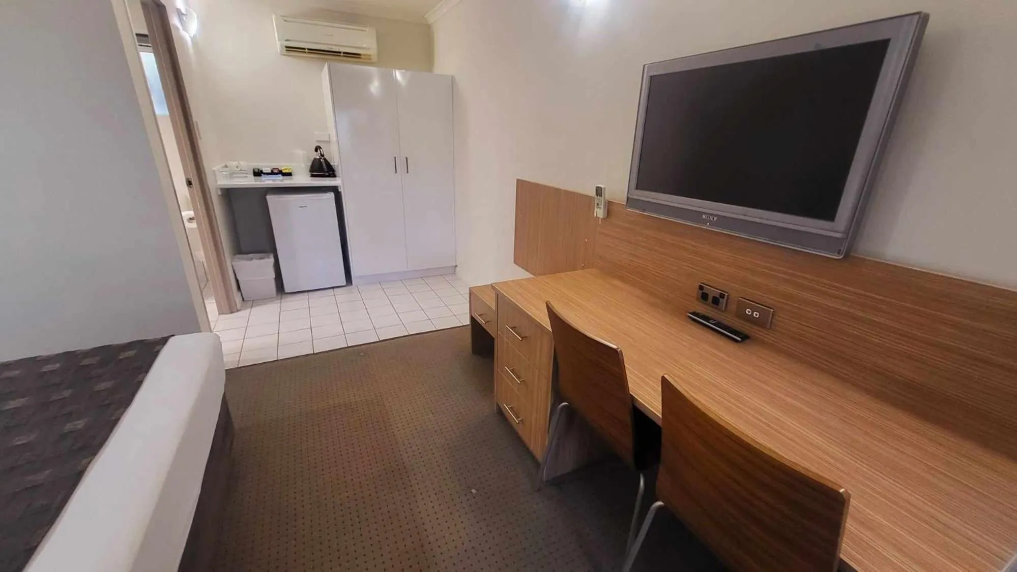 TV and multimedia in Cairns Colonial Club Resort