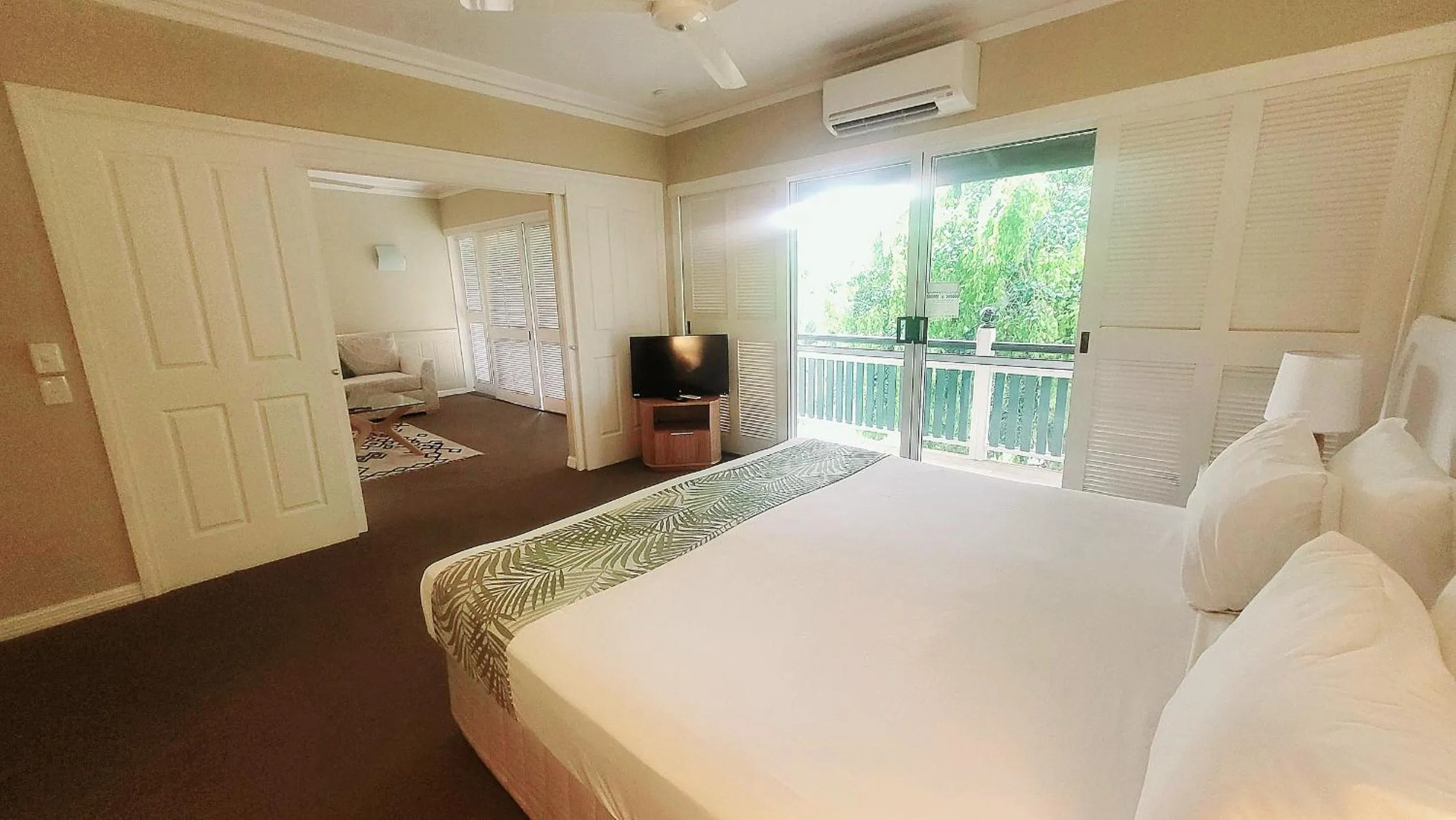 Bed in Cairns Colonial Club Resort