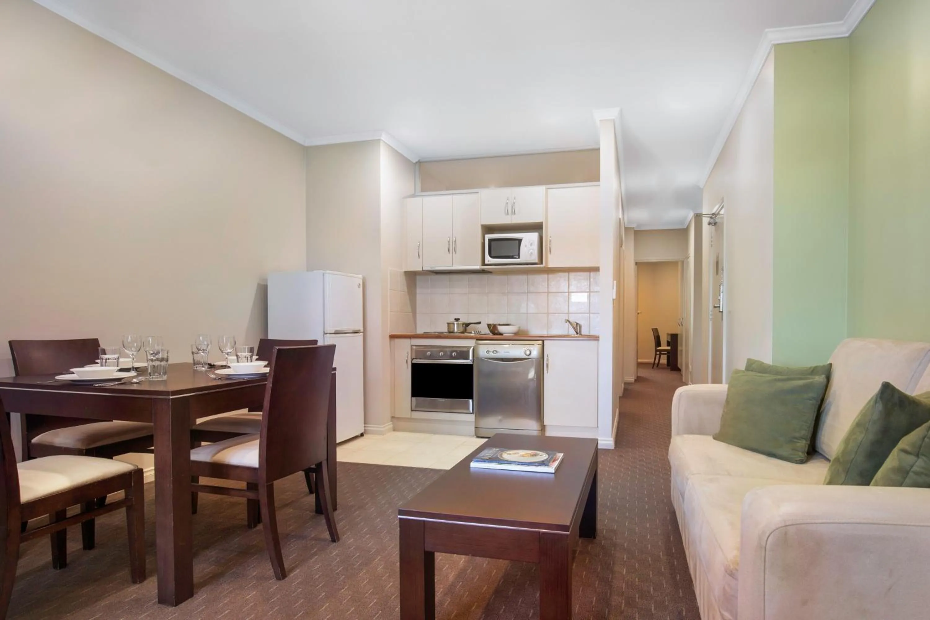 Kitchen or kitchenette in Frome Apartments