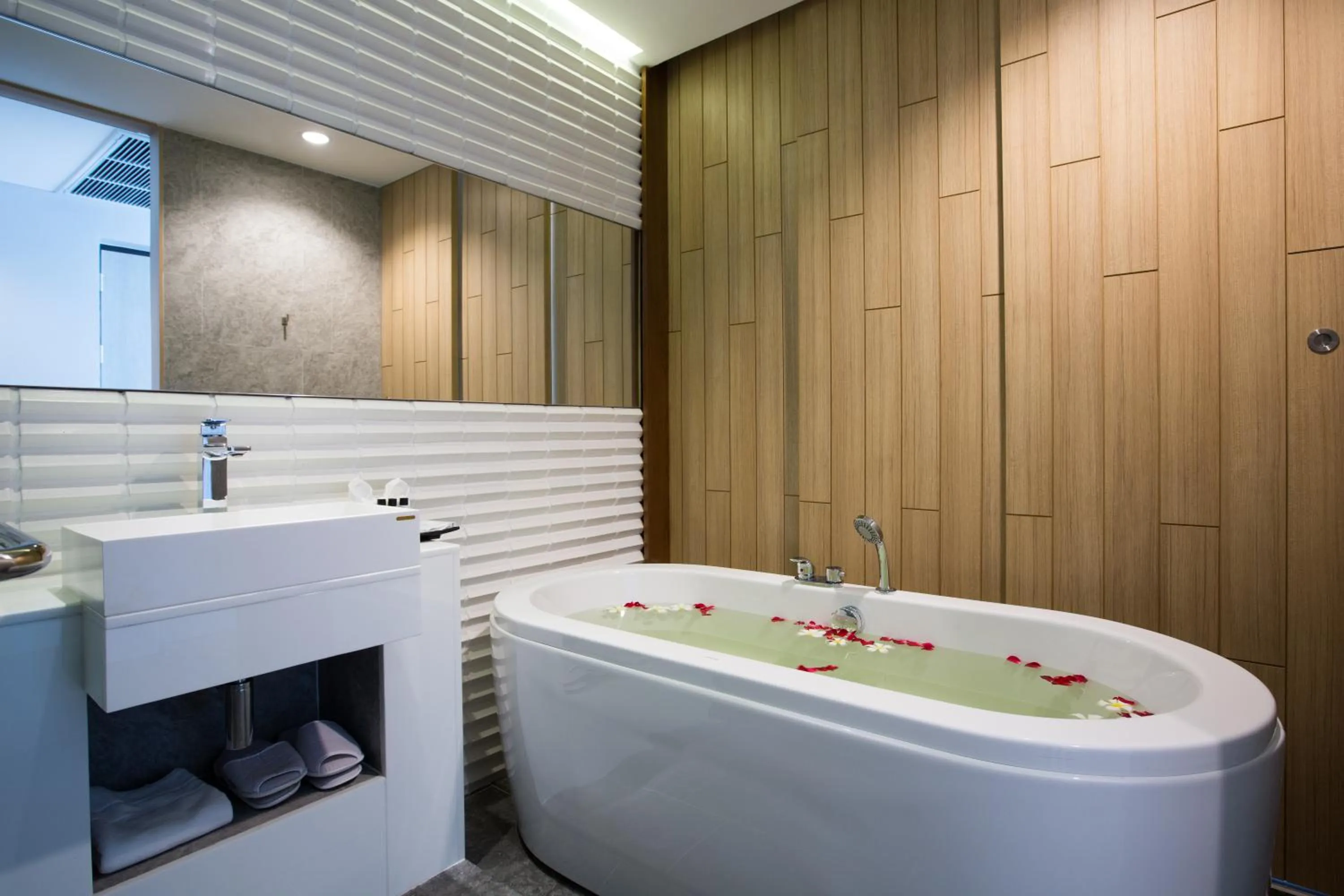 Hot Tub in Asira Boutique HuaHin