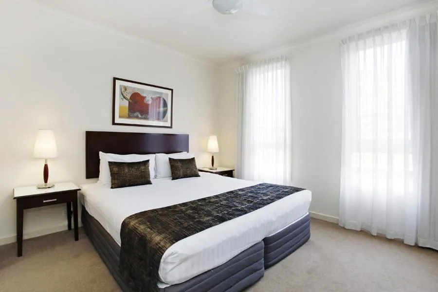 Bed in Comfort Apartments Royal Gardens