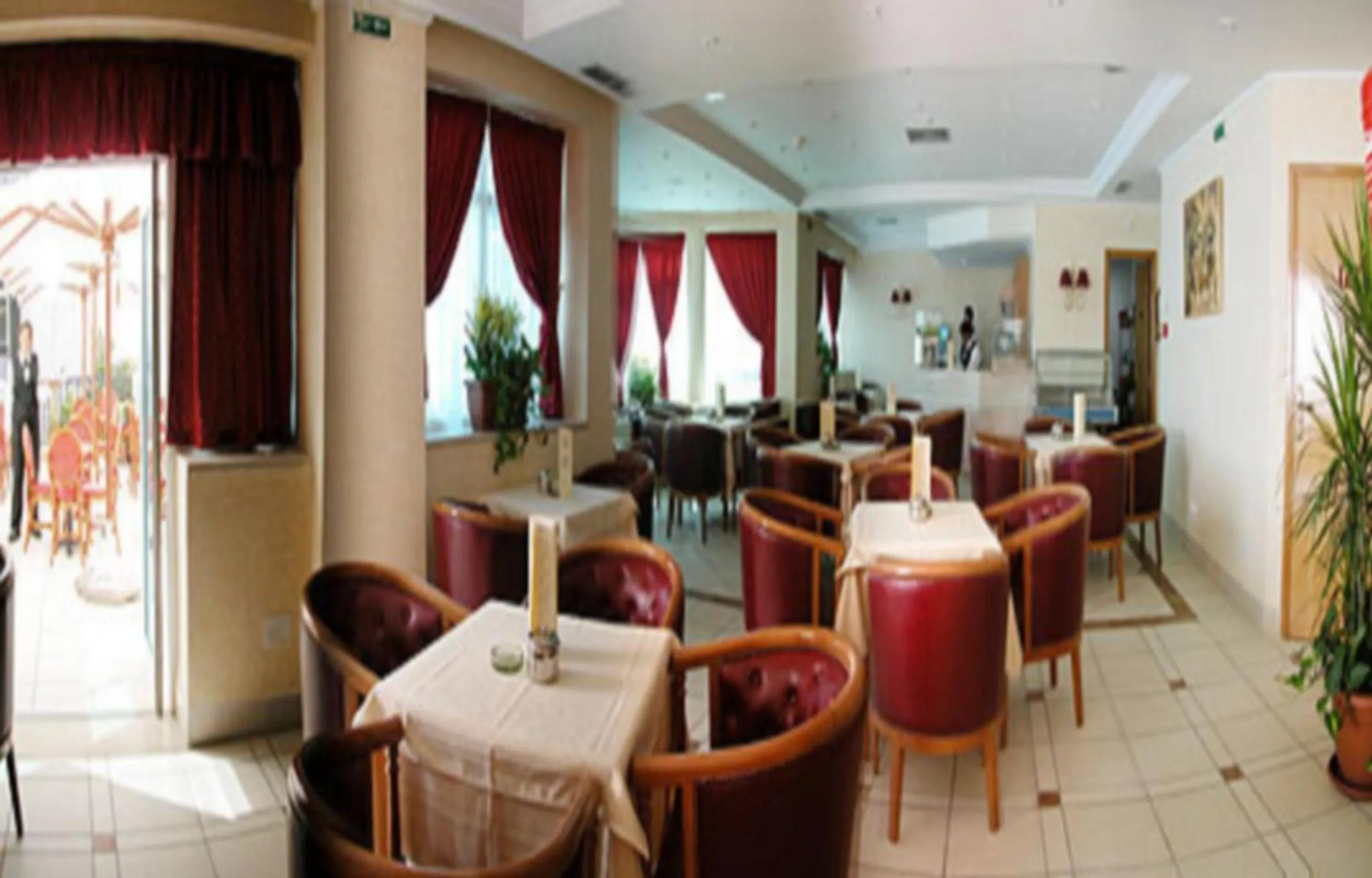 Restaurant/places to eat in Ariha Hotel