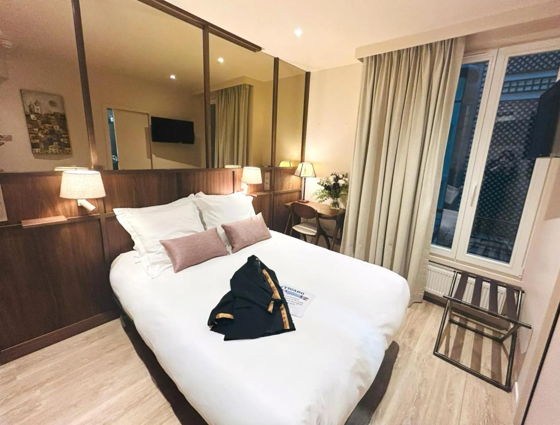 Bedroom, Bed in Hotel des Bains