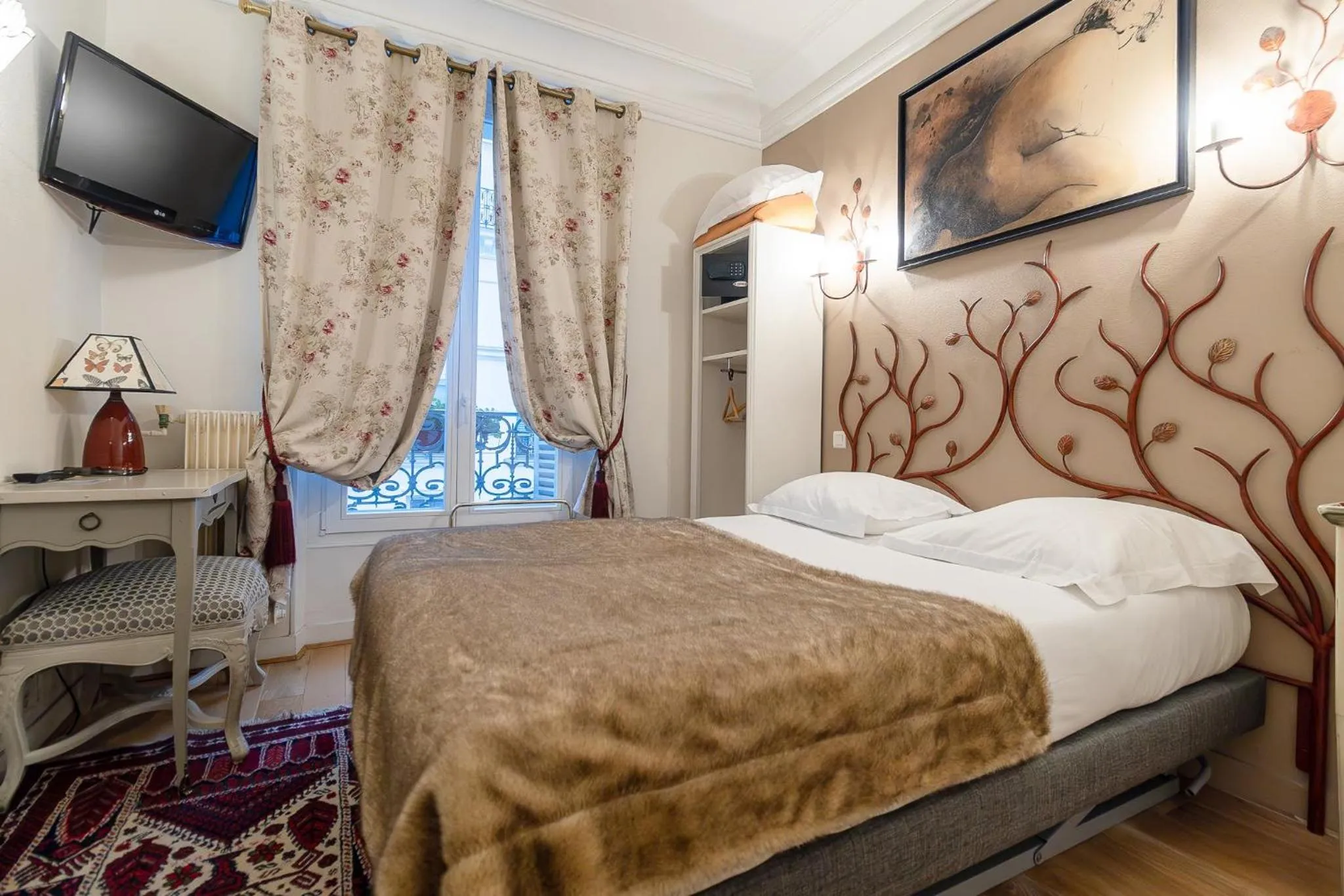 Photo of the whole room, Bed in Hotel des Bains