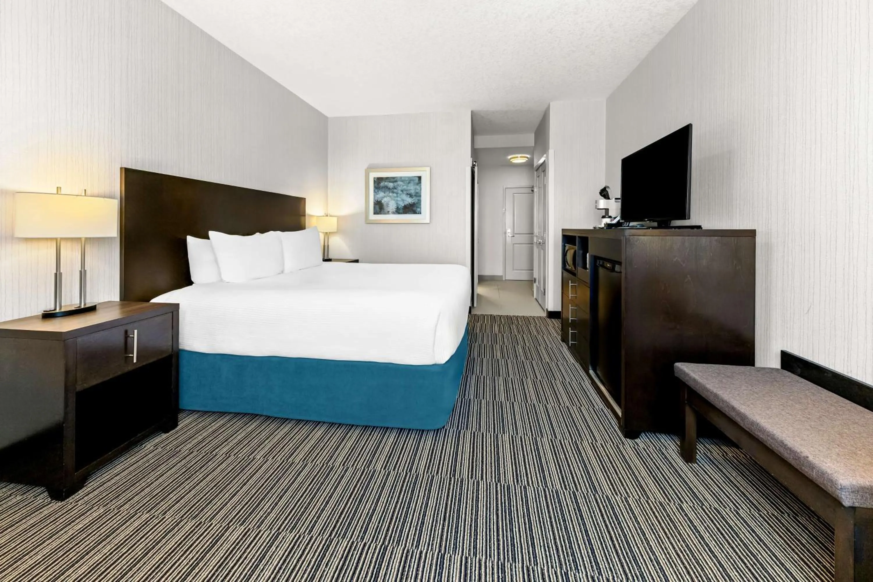 Bedroom, Bed in Best Western Plus Airdrie Gateway