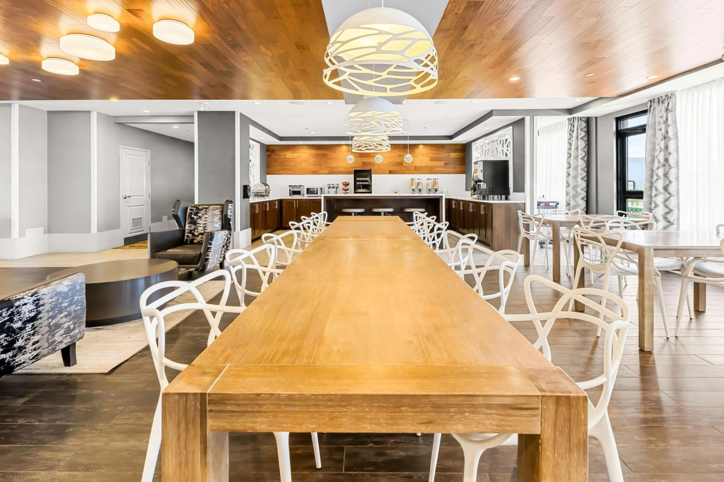 Breakfast in Best Western Plus Airdrie Gateway