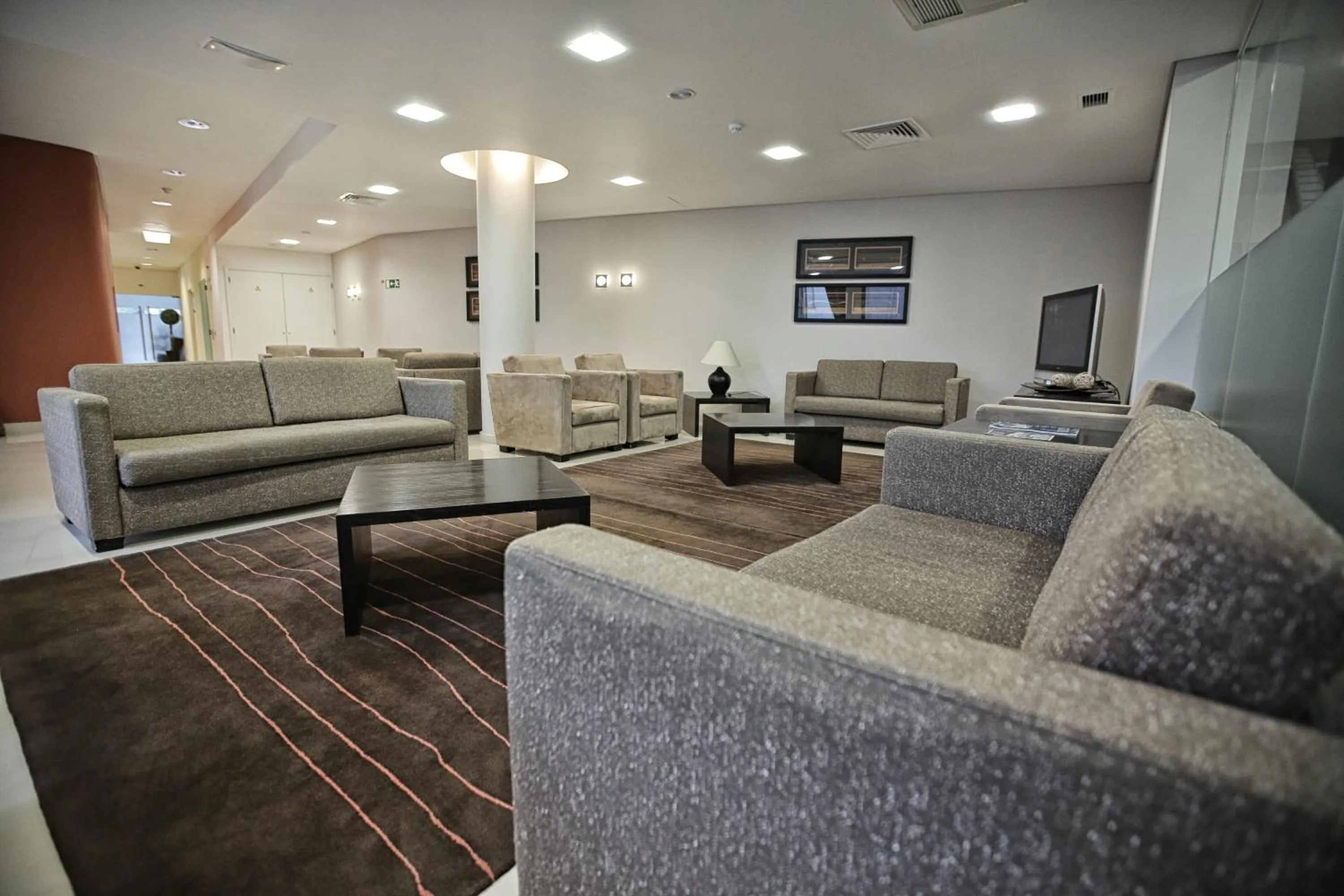 Communal lounge/ TV room in Hotel Recinto