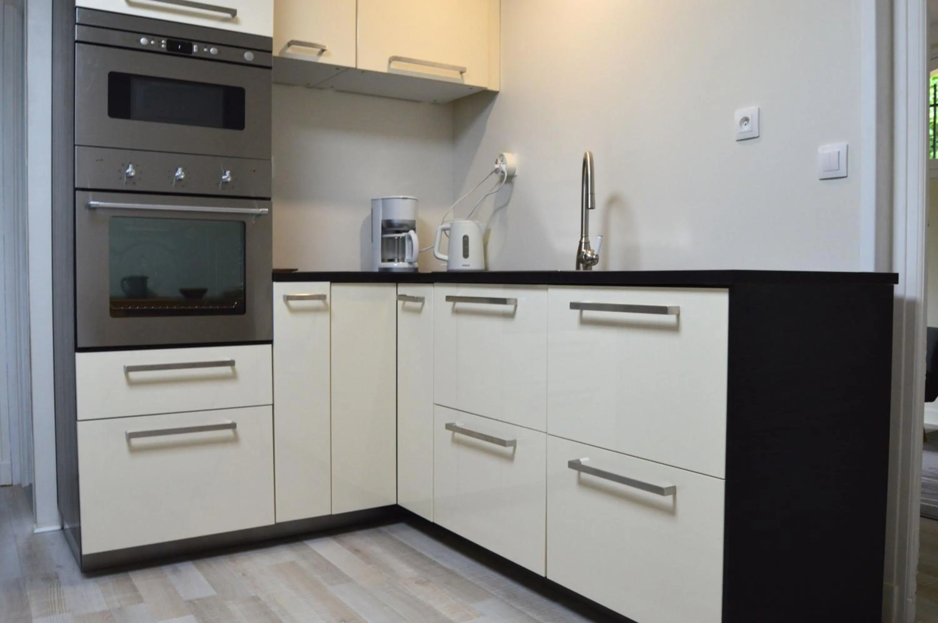 Other in L'Escalère