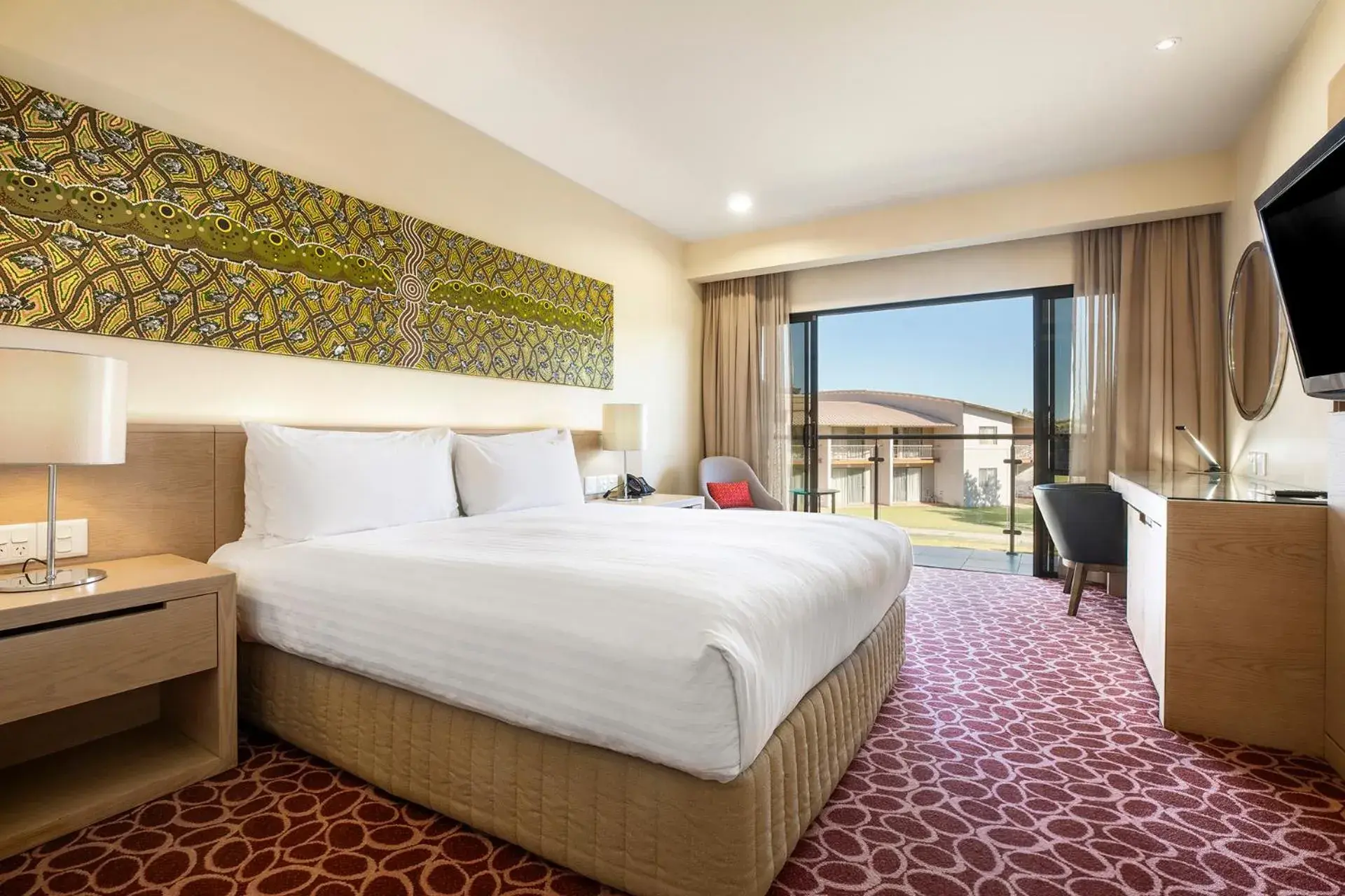 Premium King Room in Crowne Plaza Alice Springs Lasseters by IHG Premium King Room in Crowne Plaza Alice Springs Lasseters by IHG