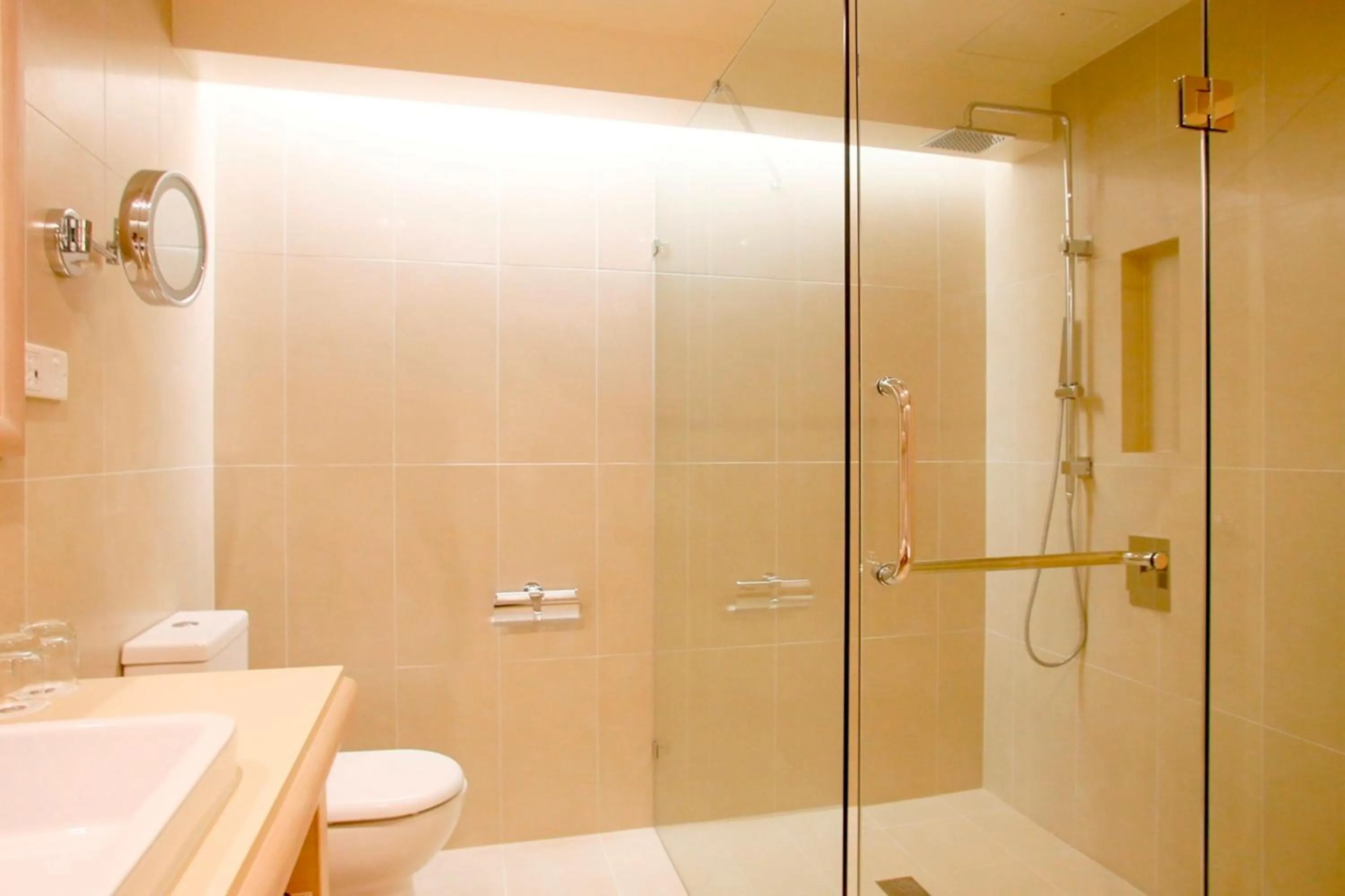 Bathroom in Crowne Plaza Alice Springs Lasseters by IHG