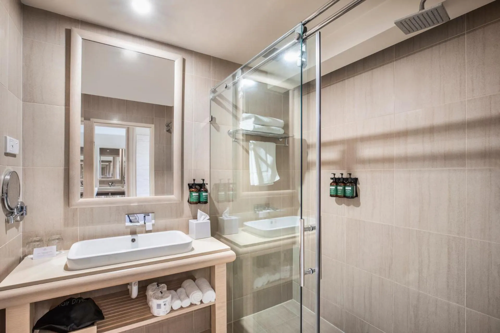 Shower in Crowne Plaza Alice Springs Lasseters by IHG