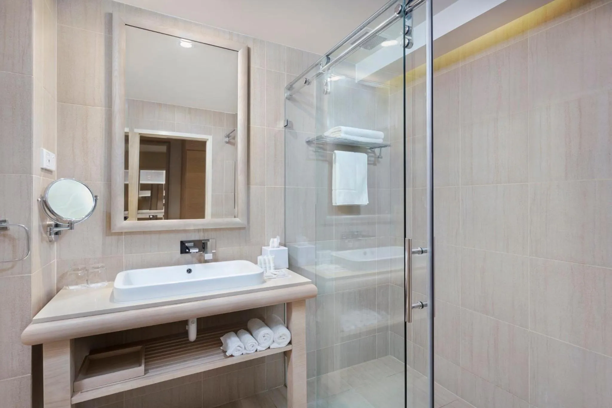 Bathroom in Crowne Plaza Alice Springs Lasseters by IHG