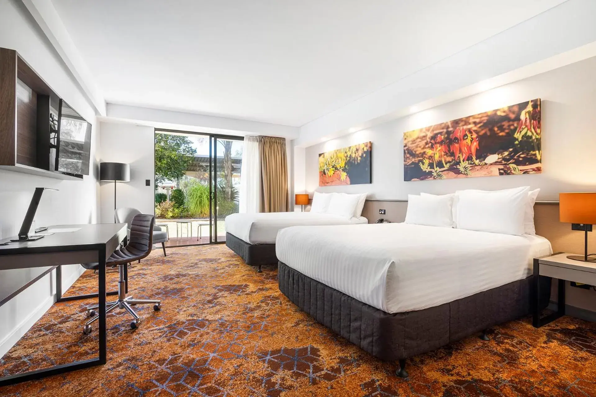 Deluxe Queen Room with Two Queen Beds in Crowne Plaza Alice Springs Lasseters by IHG Deluxe Queen Room with Two Queen Beds in Crowne Plaza Alice Springs Lasseters by IHG