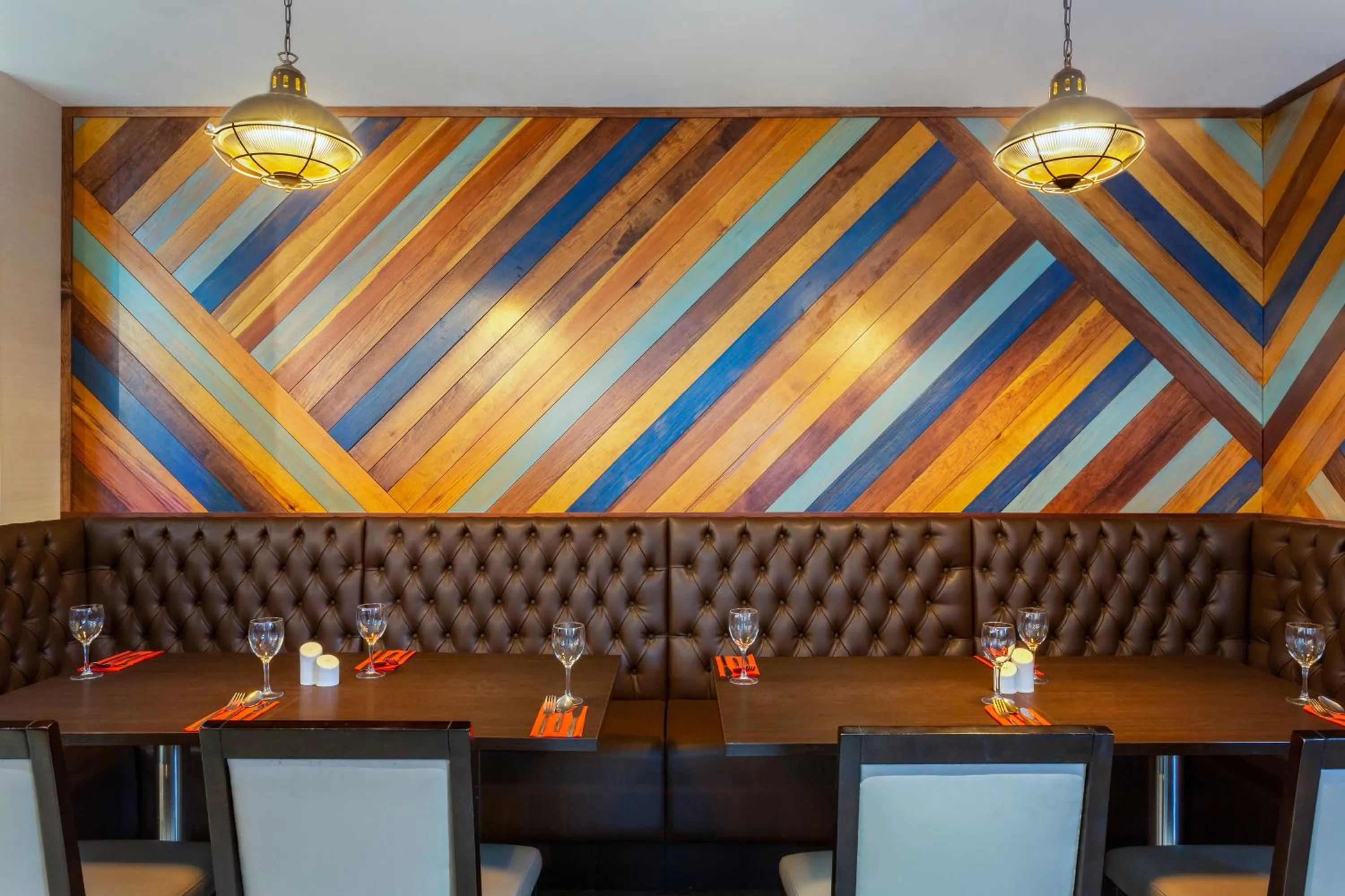 Restaurant/places to eat in ibis Belfast Queens Quarter