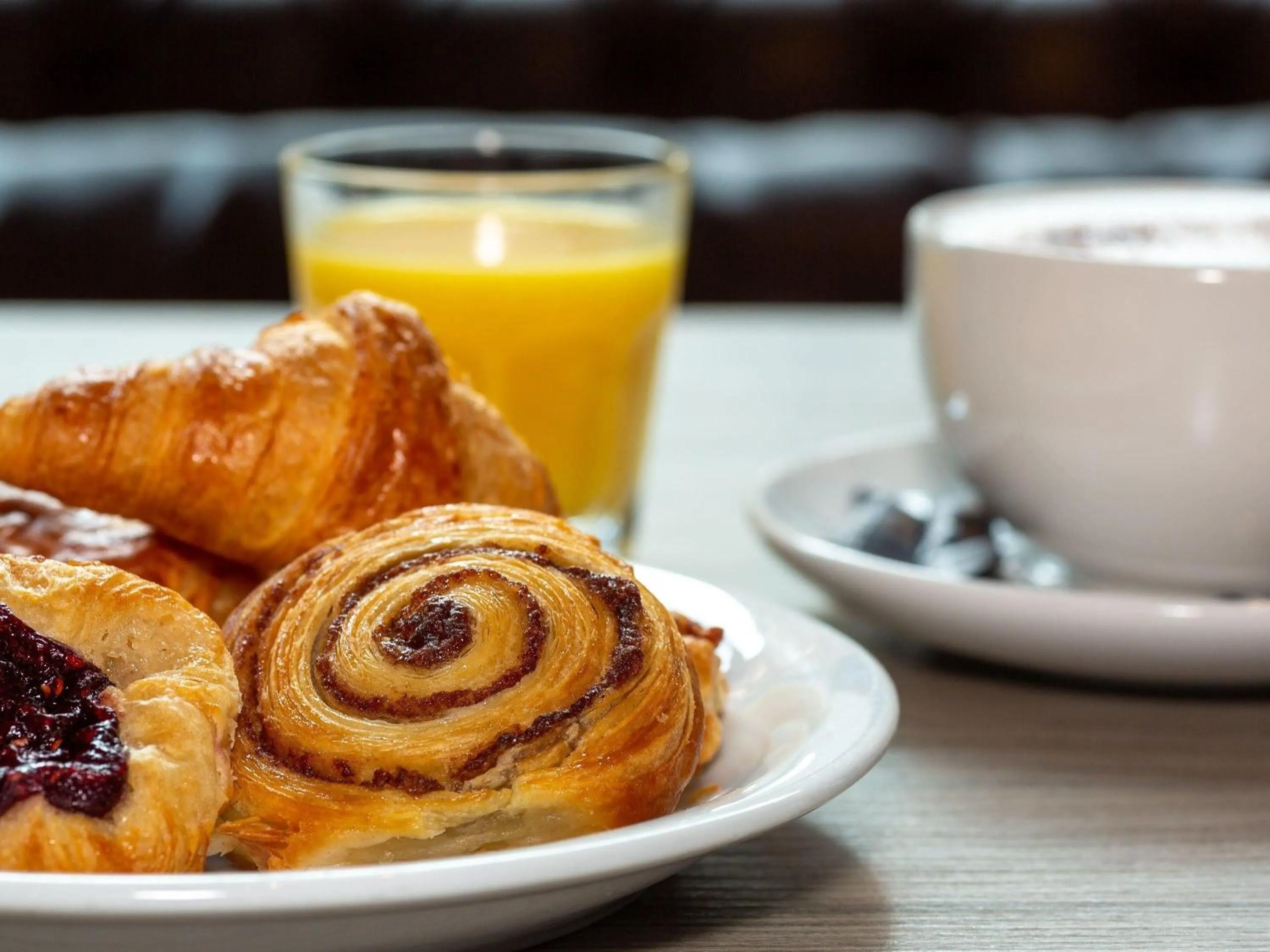 Restaurant/places to eat in ibis Belfast Queens Quarter