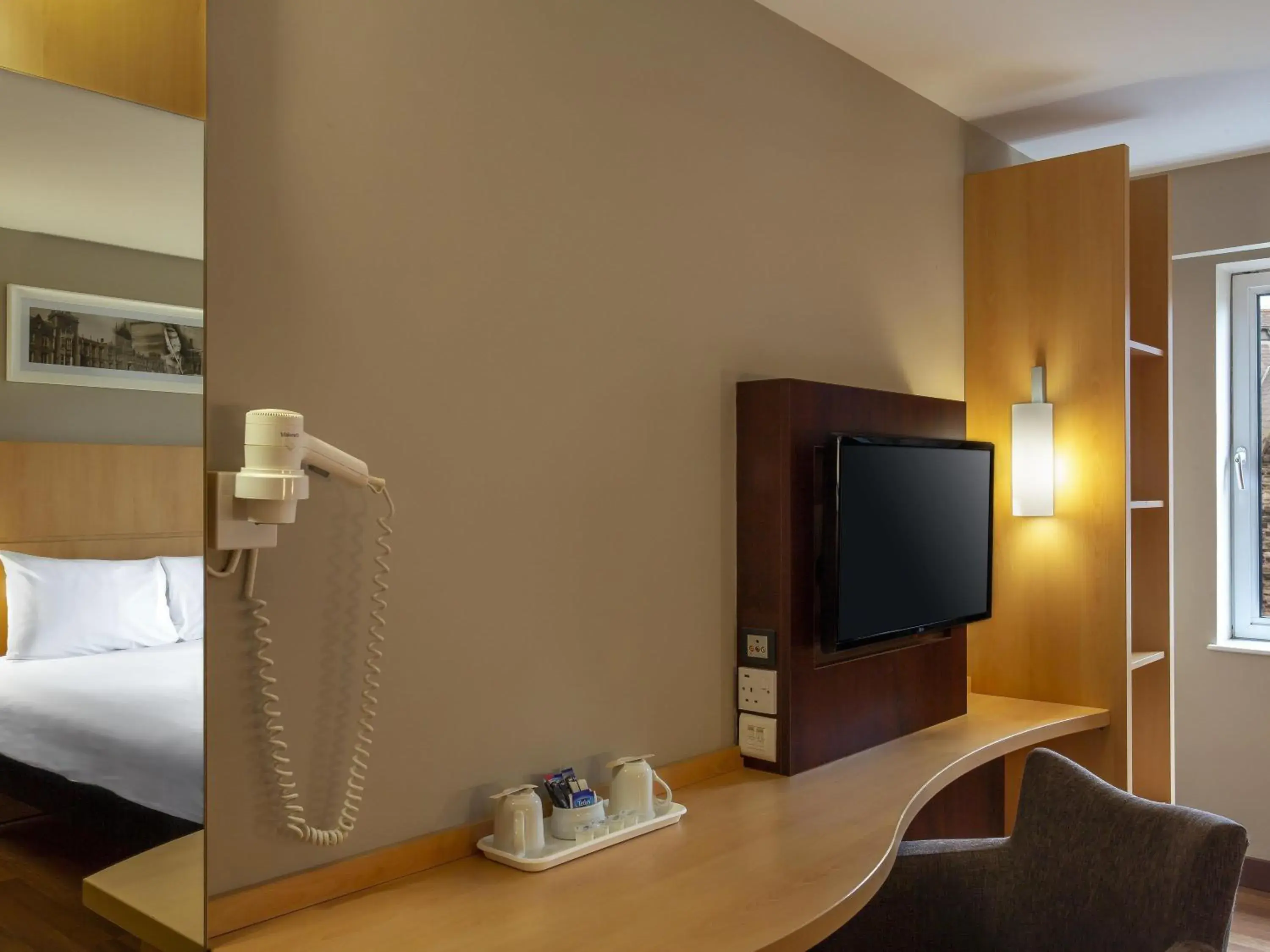 Double Room - Disability Access in ibis Belfast Queens Quarter Double Room - Disability Access in ibis Belfast Queens Quarter