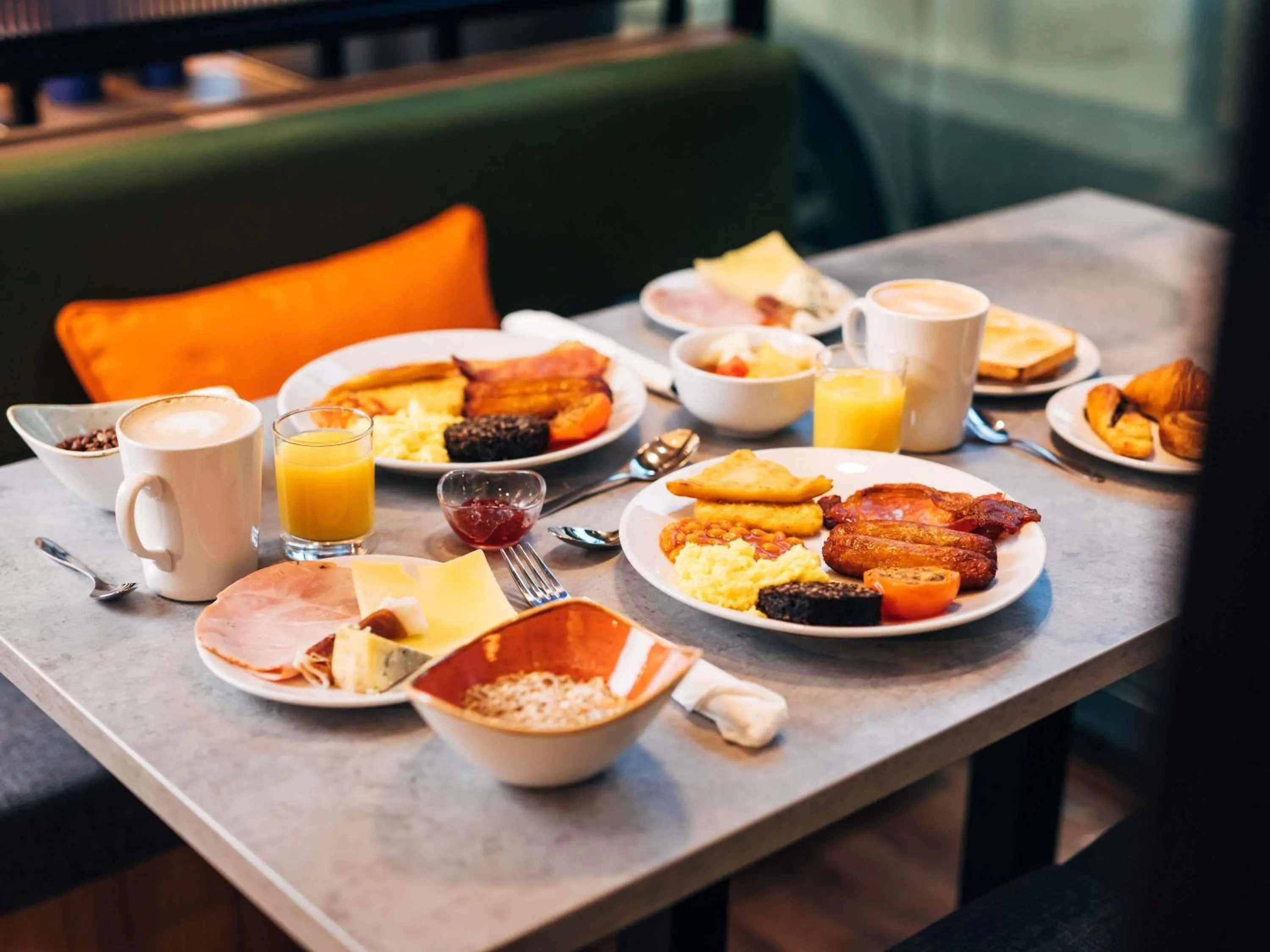 Breakfast in ibis Belfast City Centre