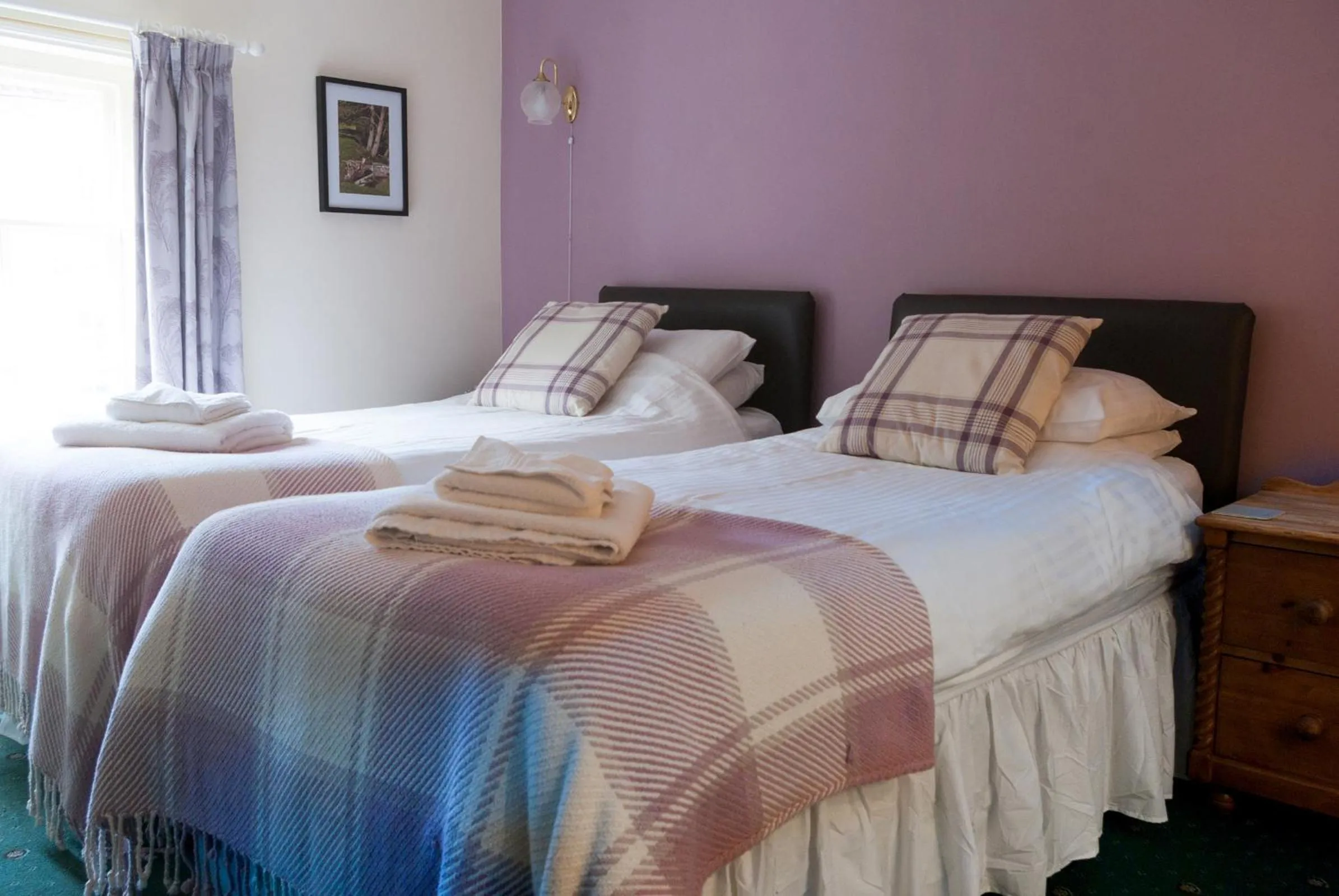 Photo of the whole room, Bed in The Dragon Hotel