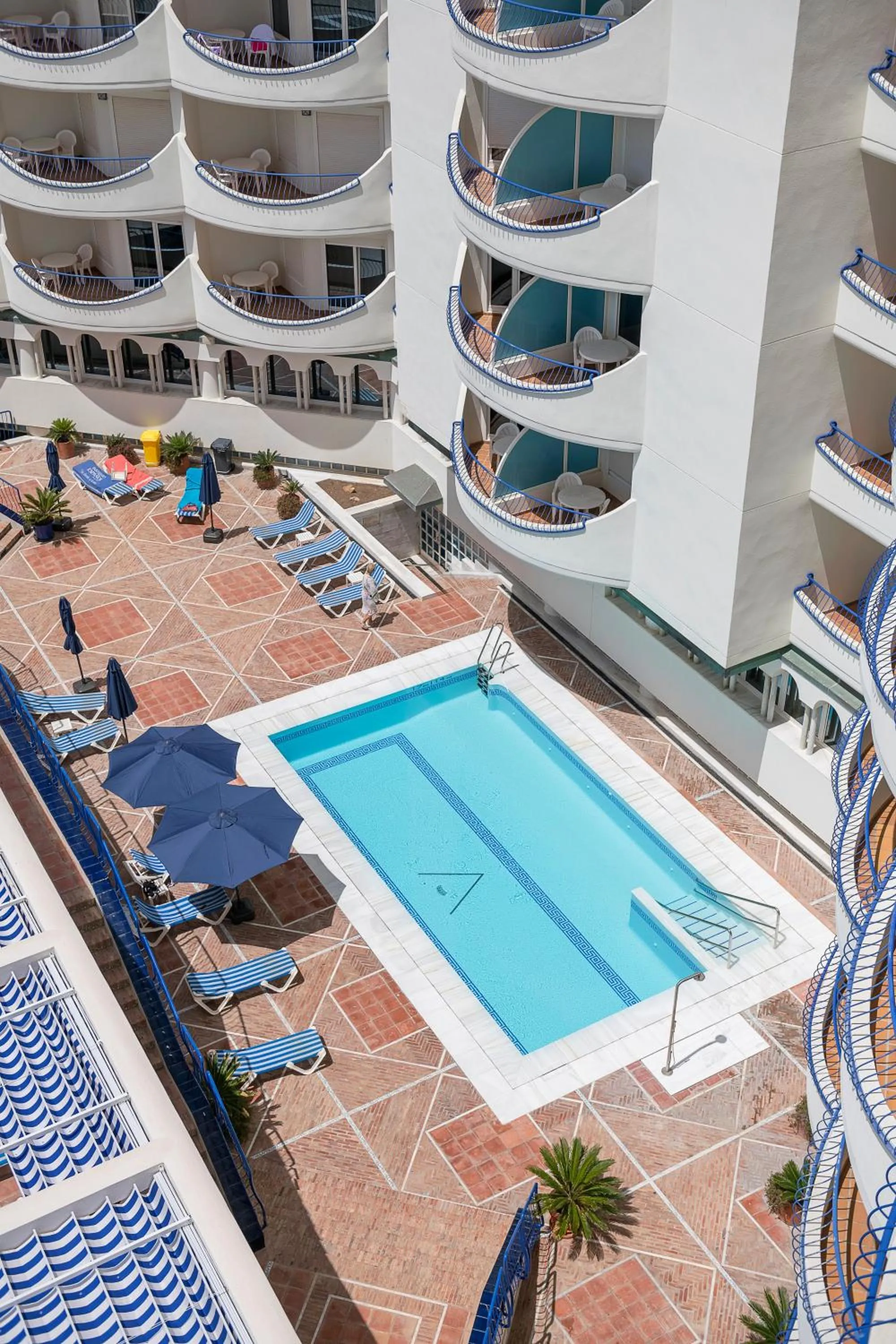 Swimming pool in Hotel Playa Victoria