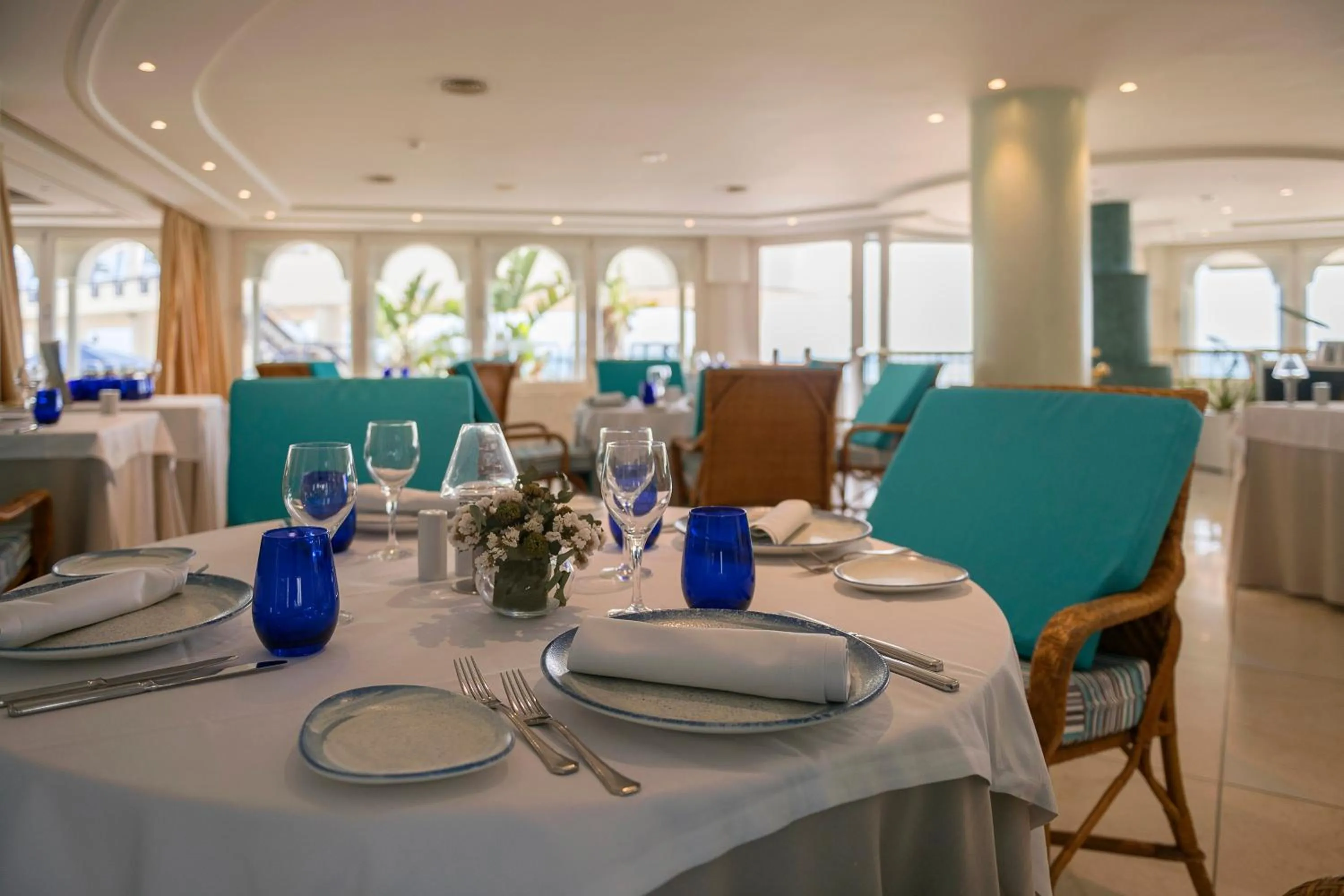 Restaurant/places to eat in Hotel Playa Victoria