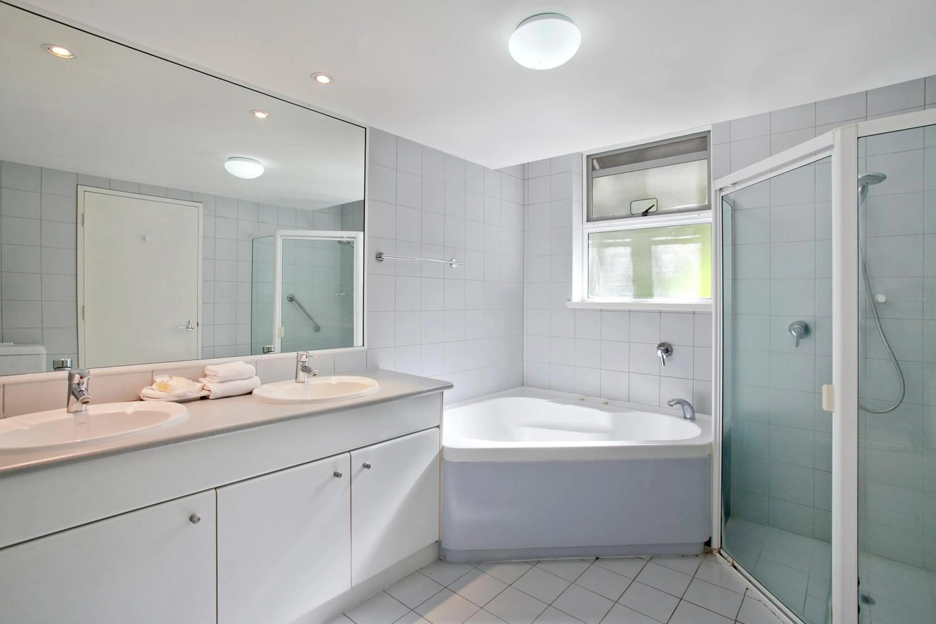 Shower in Emerald Noosa