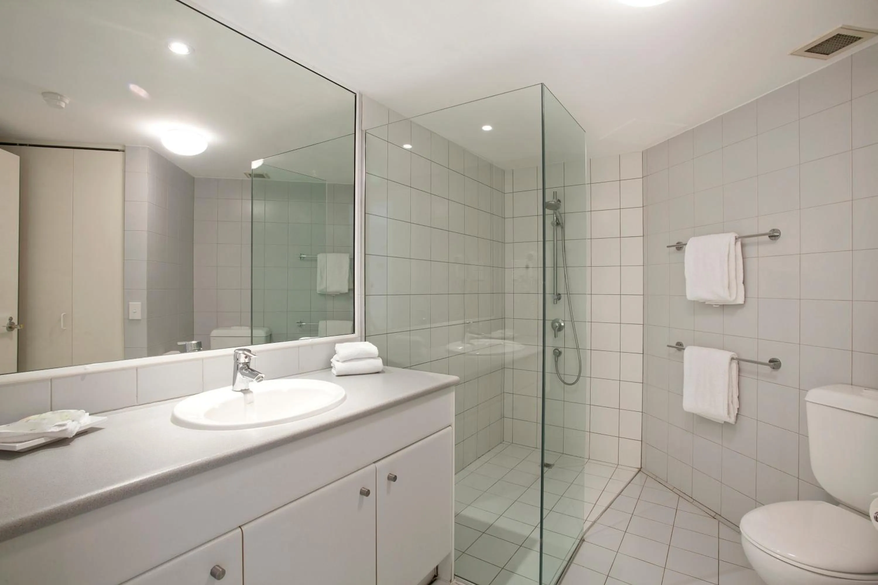 Shower in Emerald Noosa