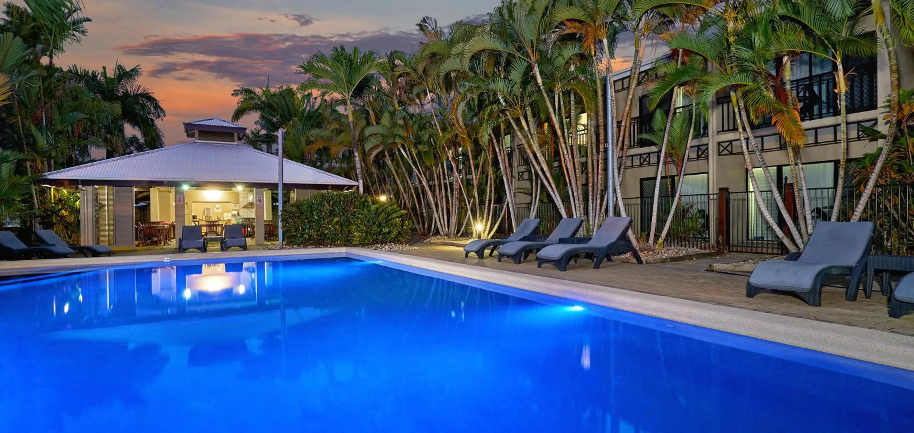 Trinity Beach Club Holiday Apartments