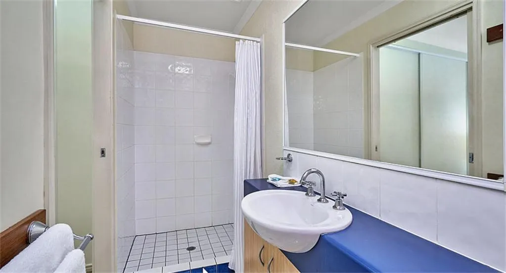 Bathroom in Trinity Beach Club Holiday Apartments