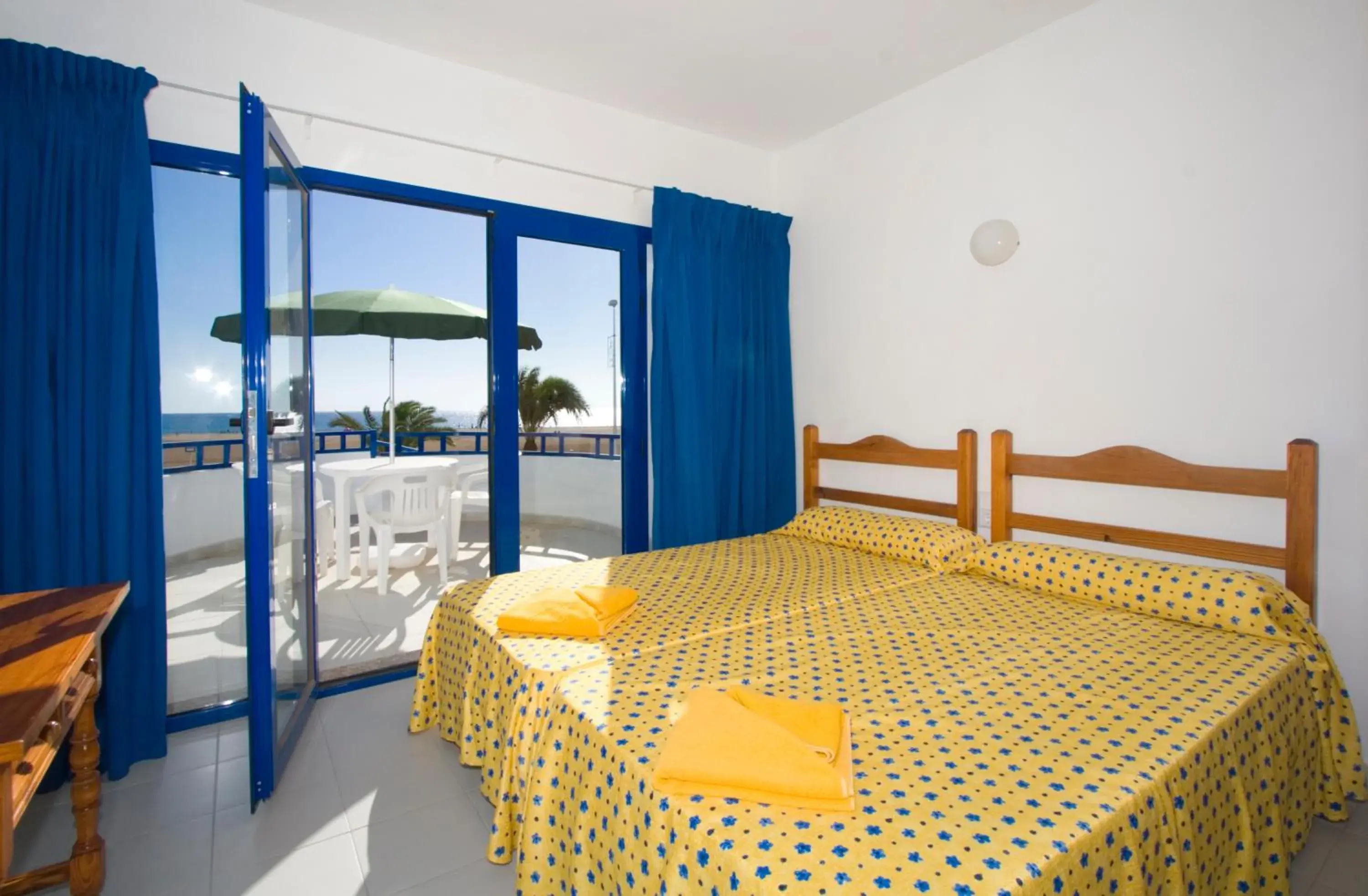 Two-Bedroom Apartment with Sea View (5 Adults) in Apartamentos Club Pocillos Two-Bedroom Apartment with Sea View (5 Adults) in Apartamentos Club Pocillos