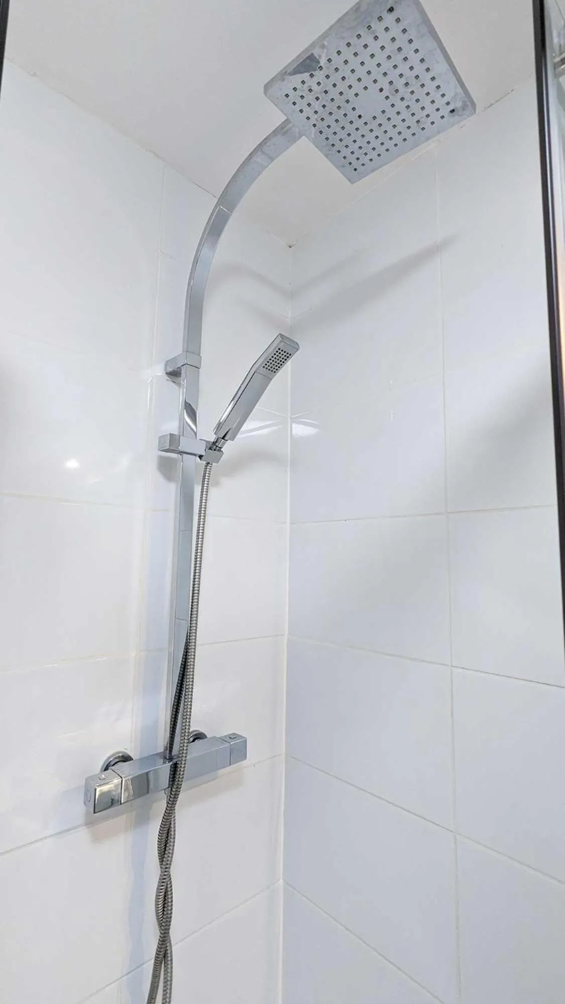 Shower in International Inn