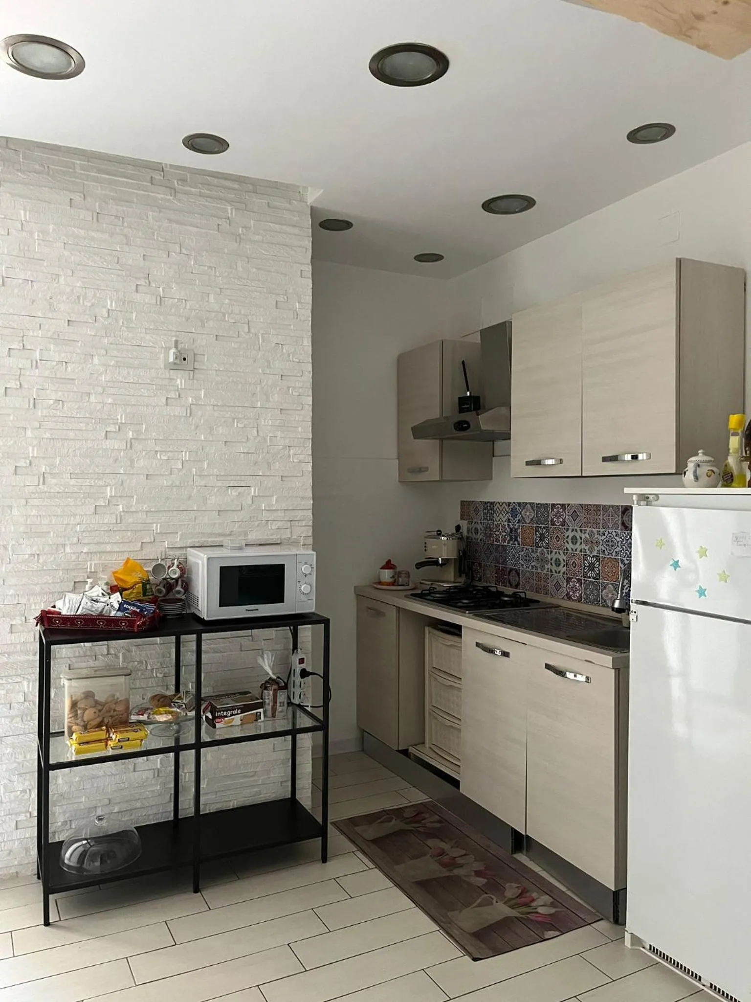 Kitchen or kitchenette in Family Room