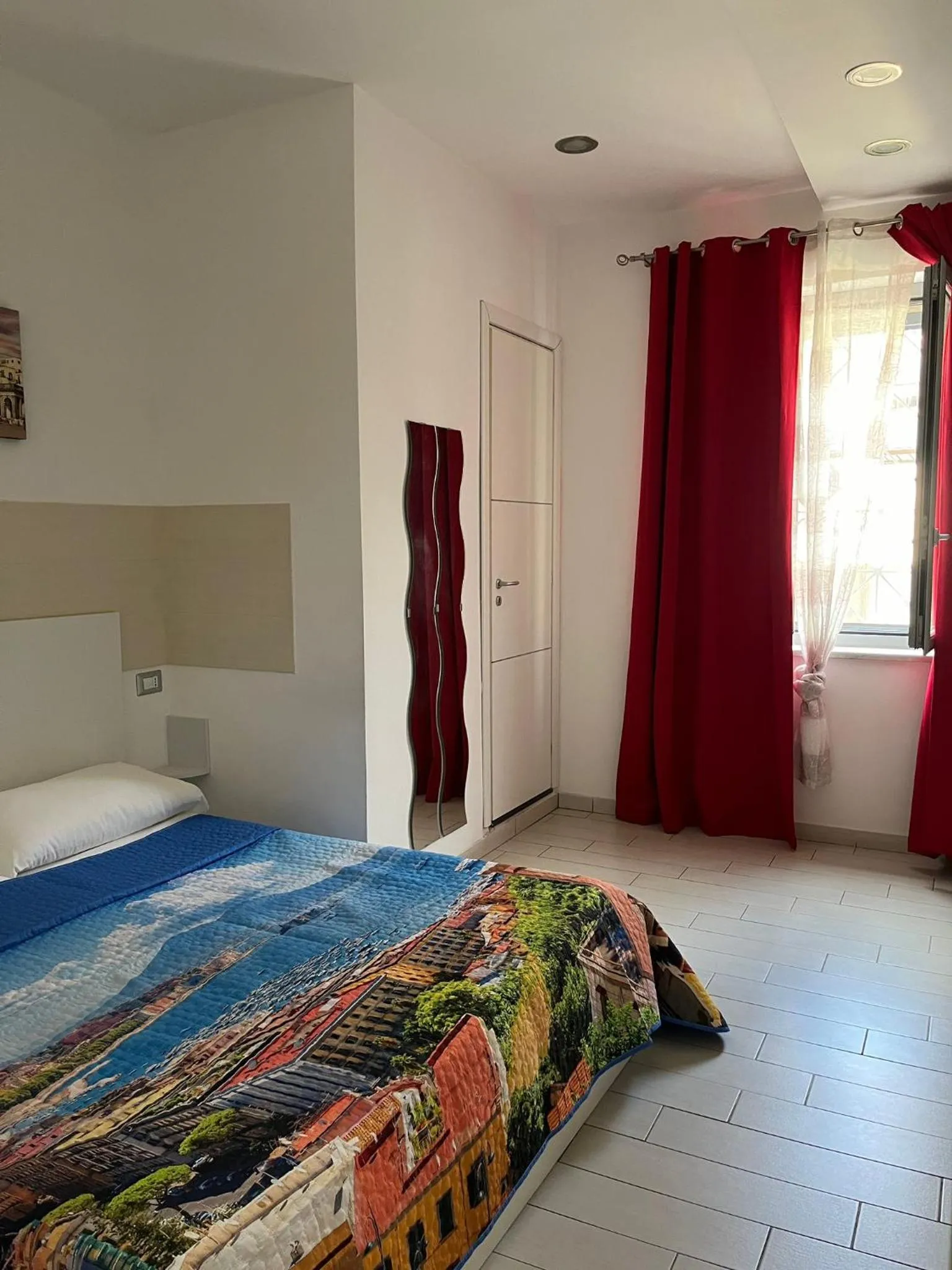 Photo of the whole room, Bed in Family Room