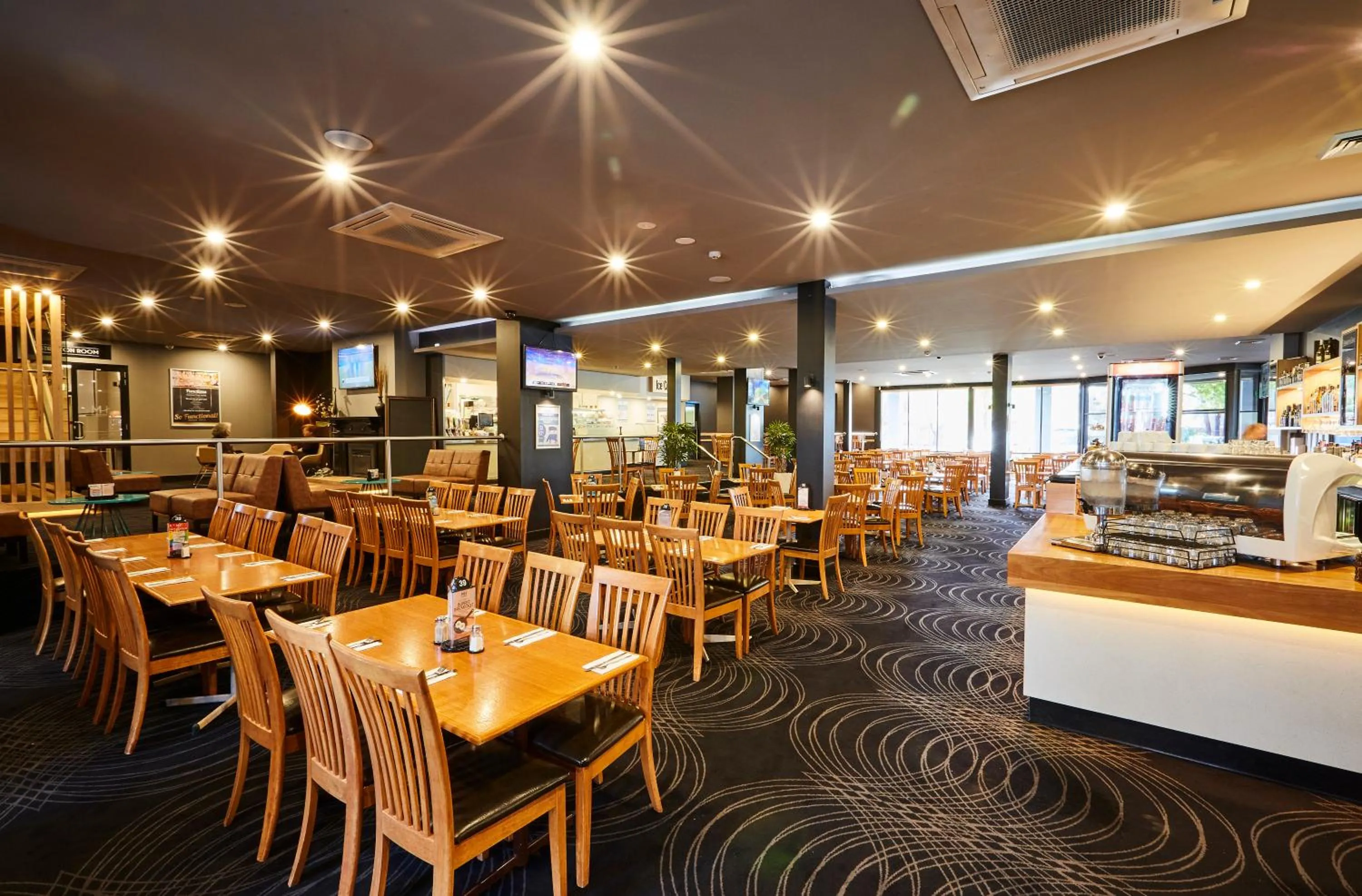 Restaurant/places to eat in Mornington Hotel