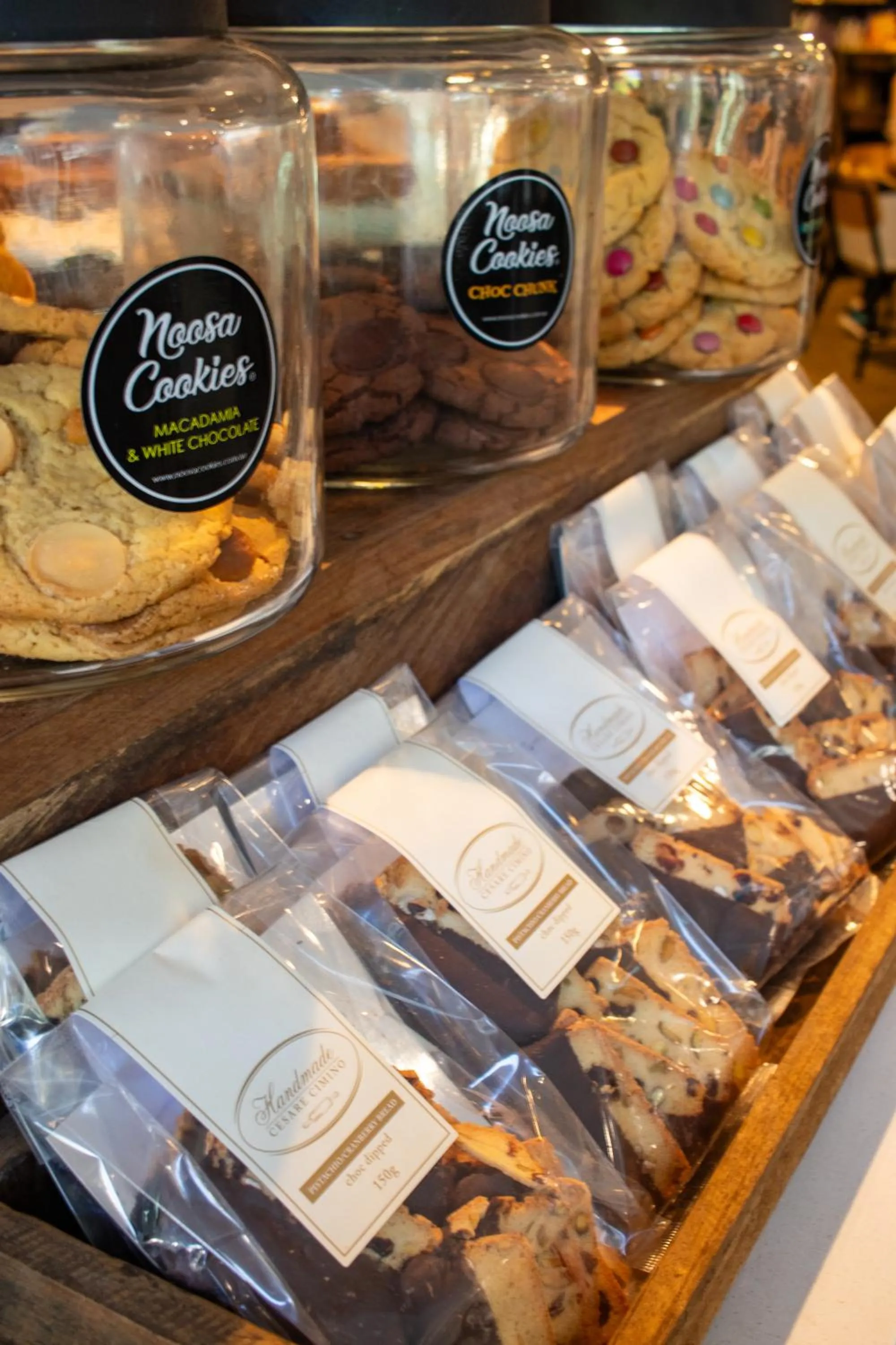 Restaurant/places to eat in Netanya Noosa Beachfront Resort