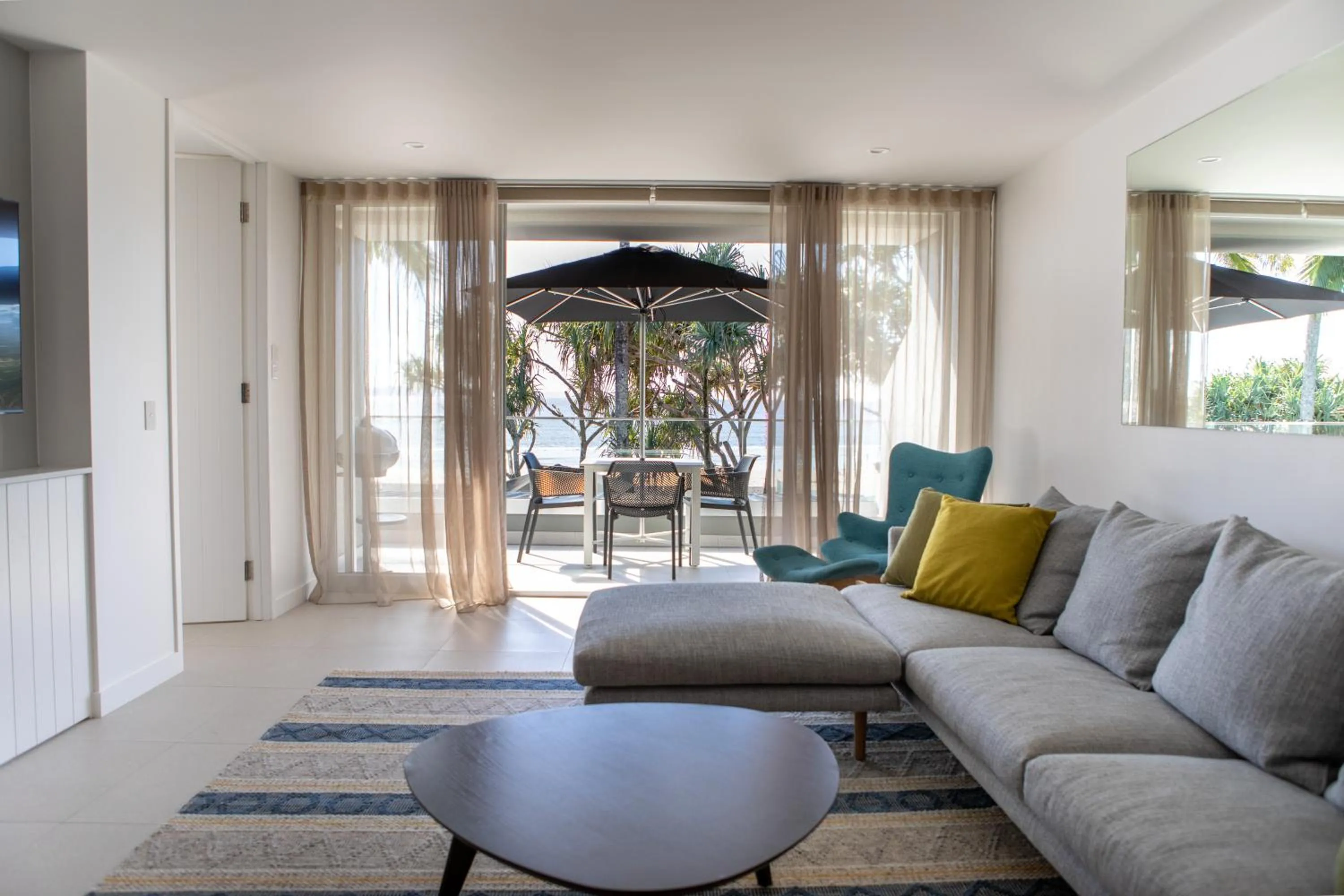 TV and multimedia in Netanya Noosa Beachfront Resort