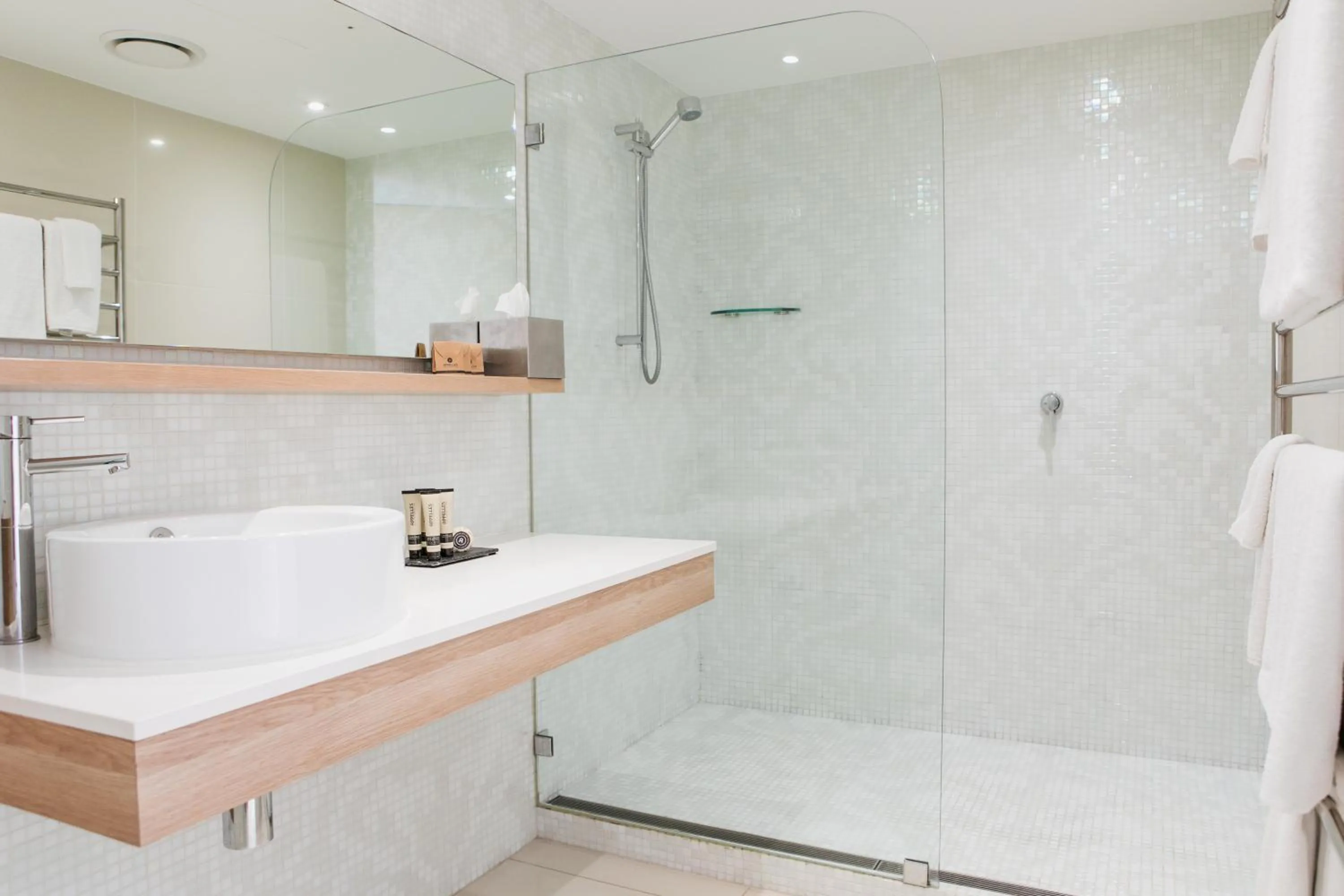 Shower in Netanya Noosa Beachfront Resort