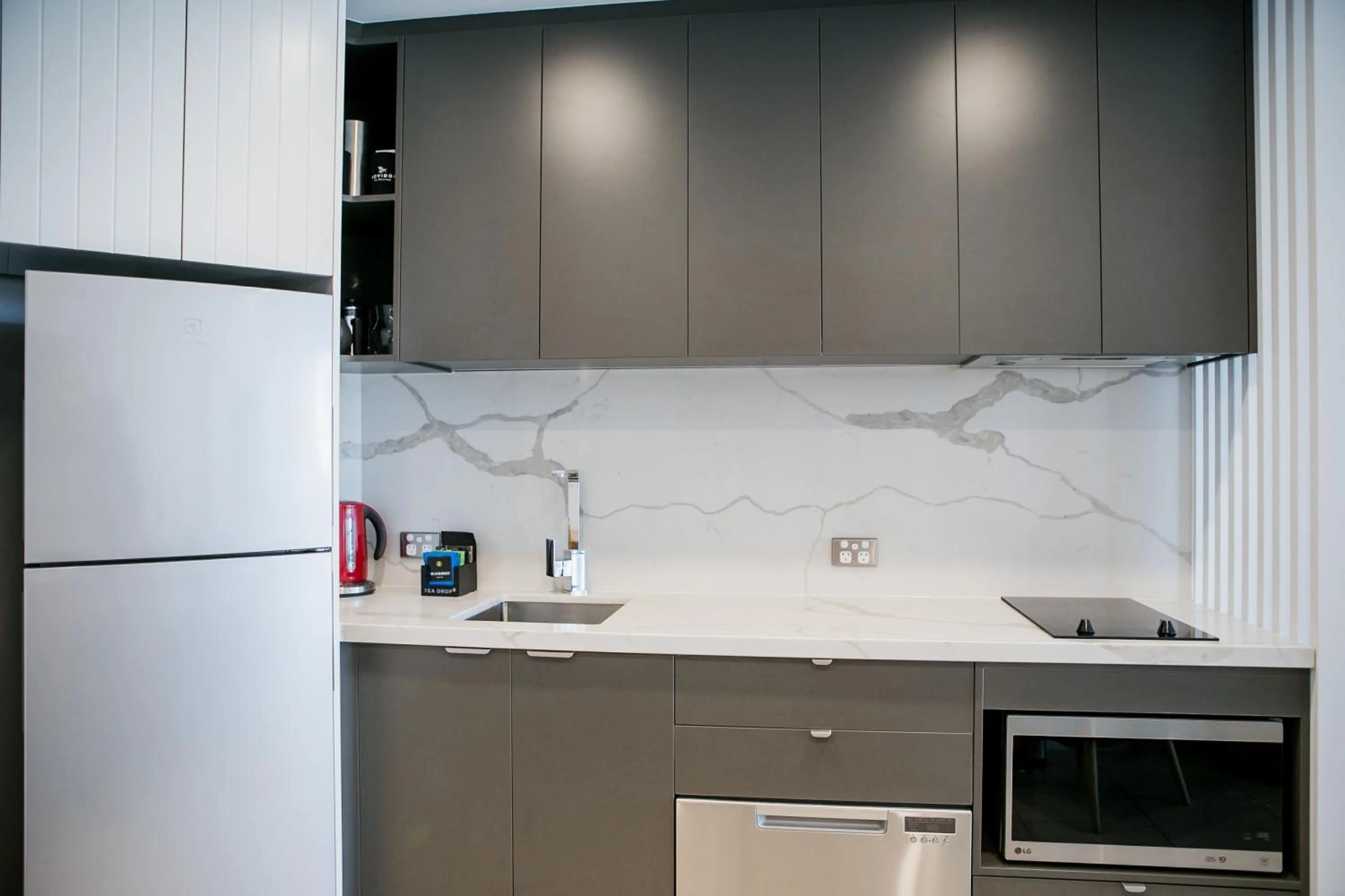 Kitchen or kitchenette in Netanya Noosa Beachfront Resort