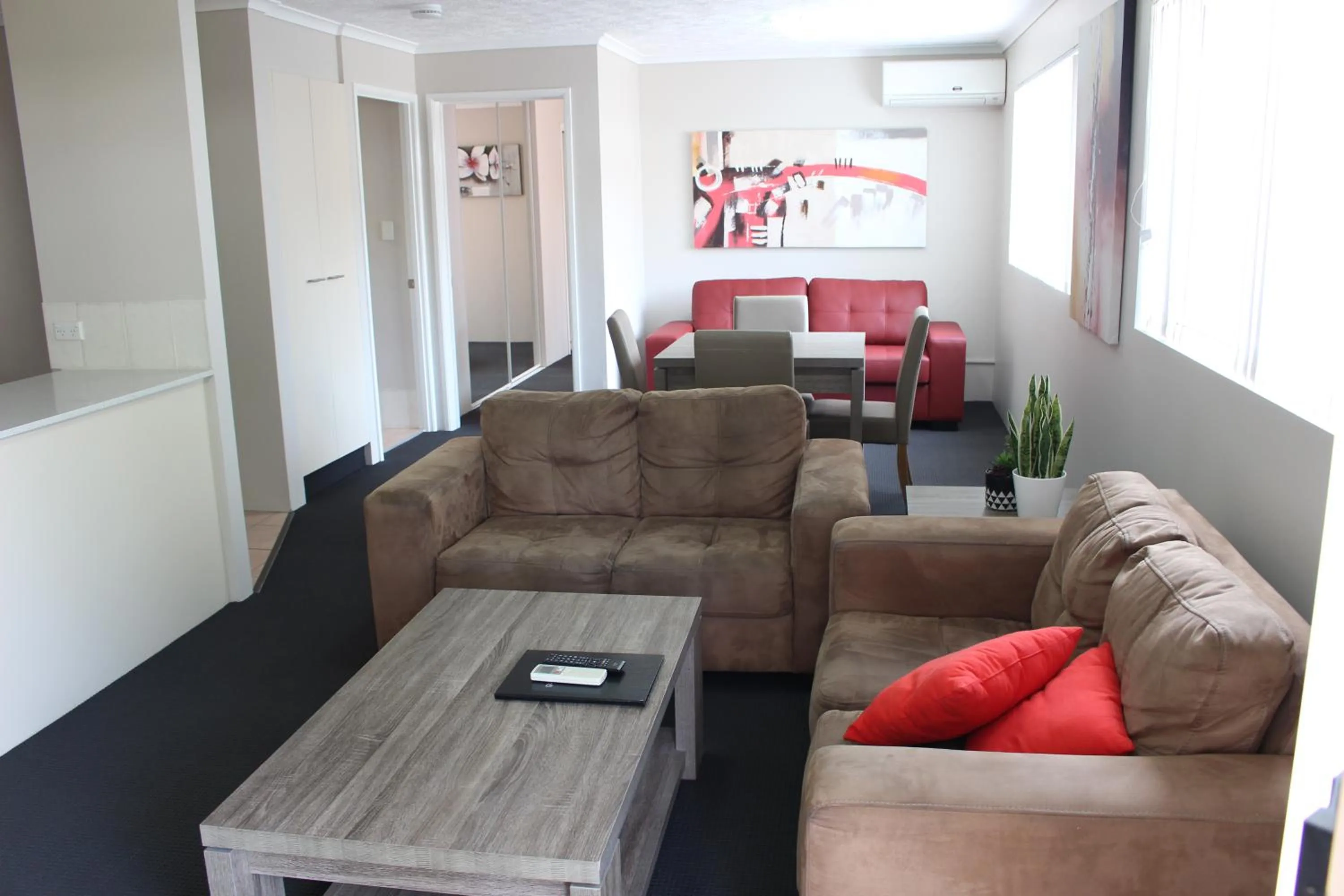 TV and multimedia in Surfers Riverside