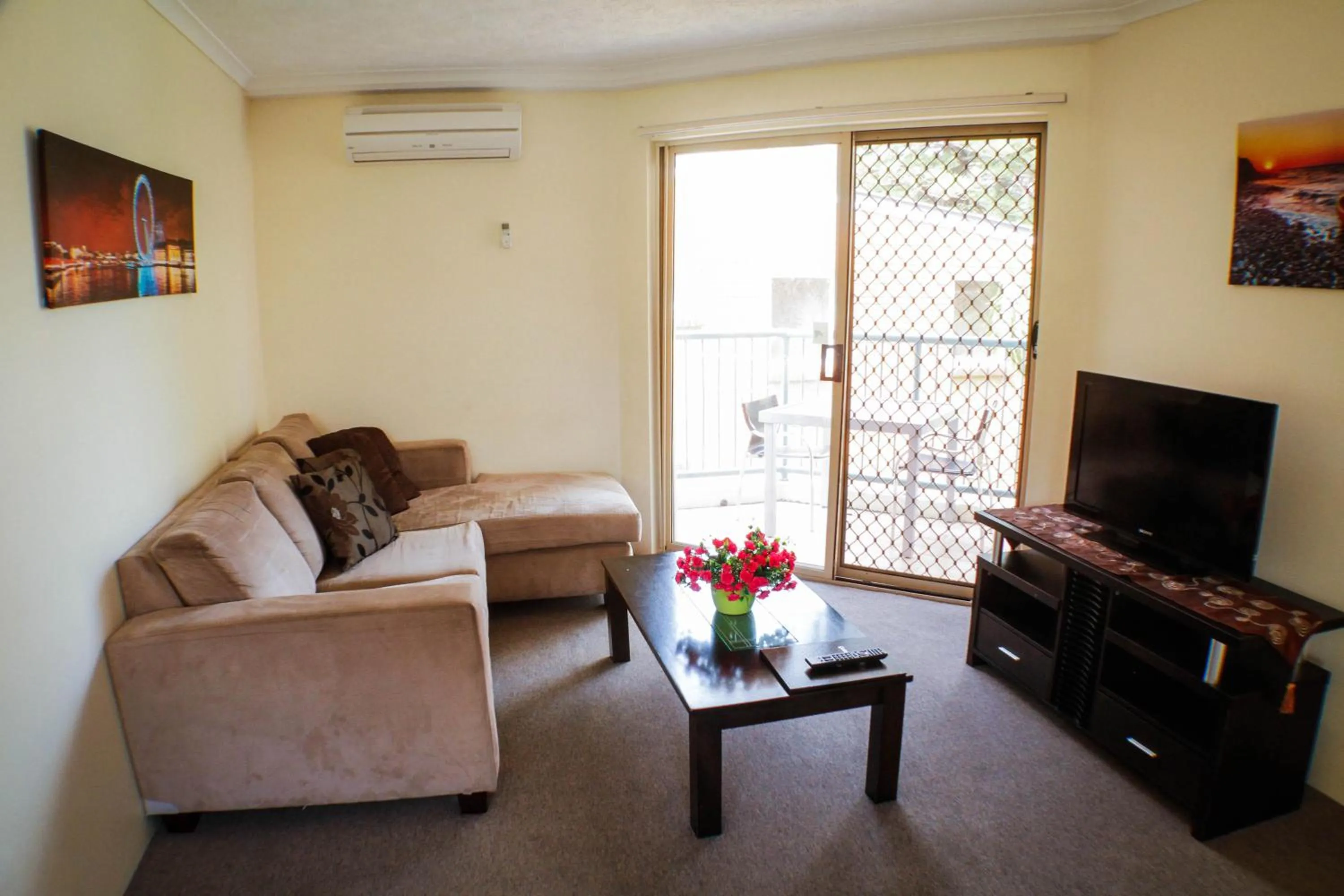 Living room in Surfers Riverside