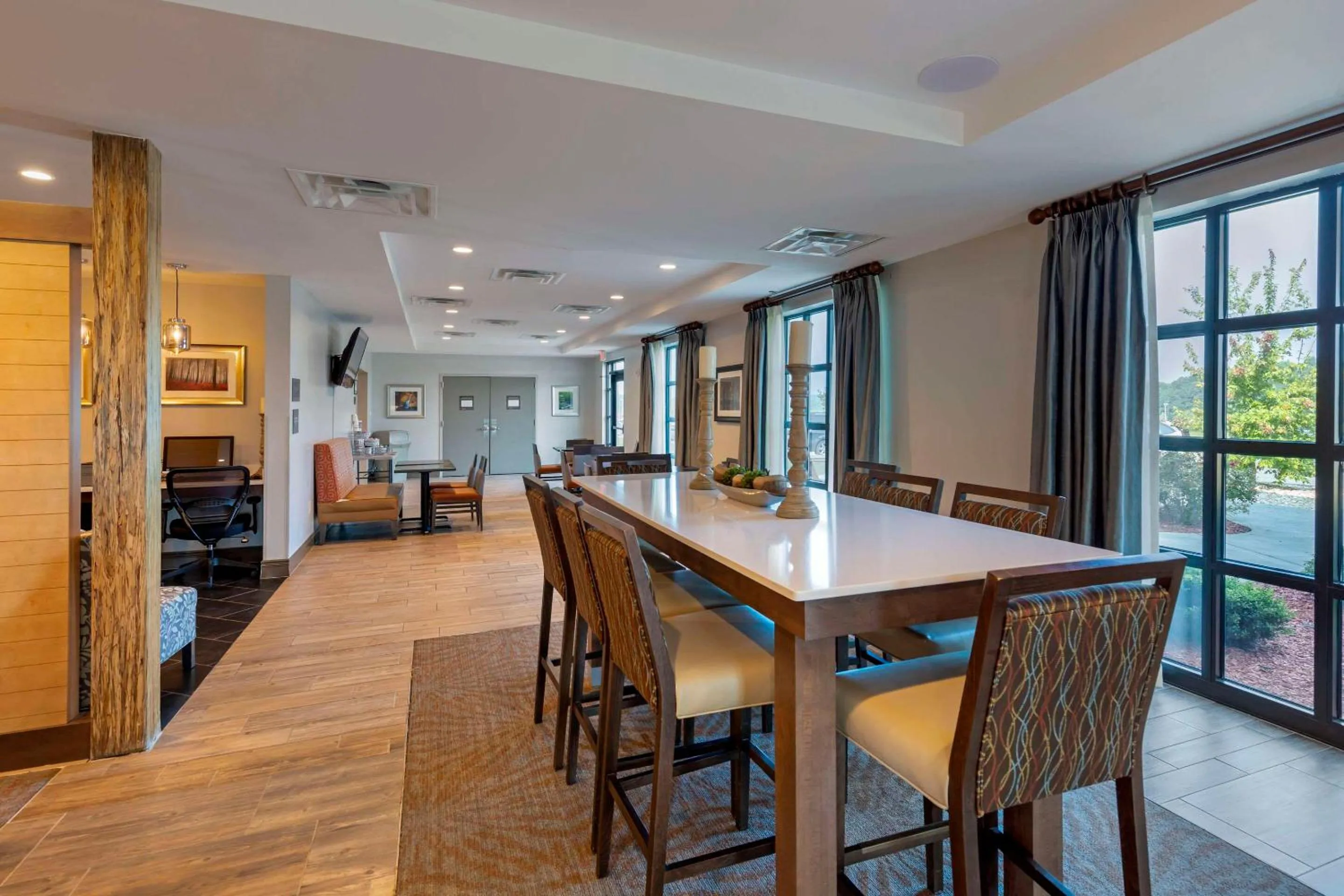 Breakfast in Comfort Inn & Suites East Ellijay