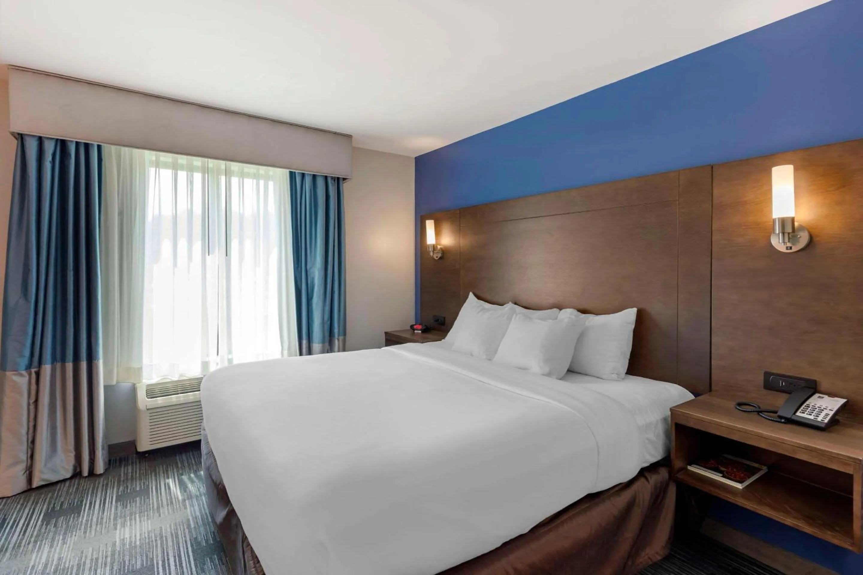 Bedroom, Bed in Comfort Inn & Suites East Ellijay