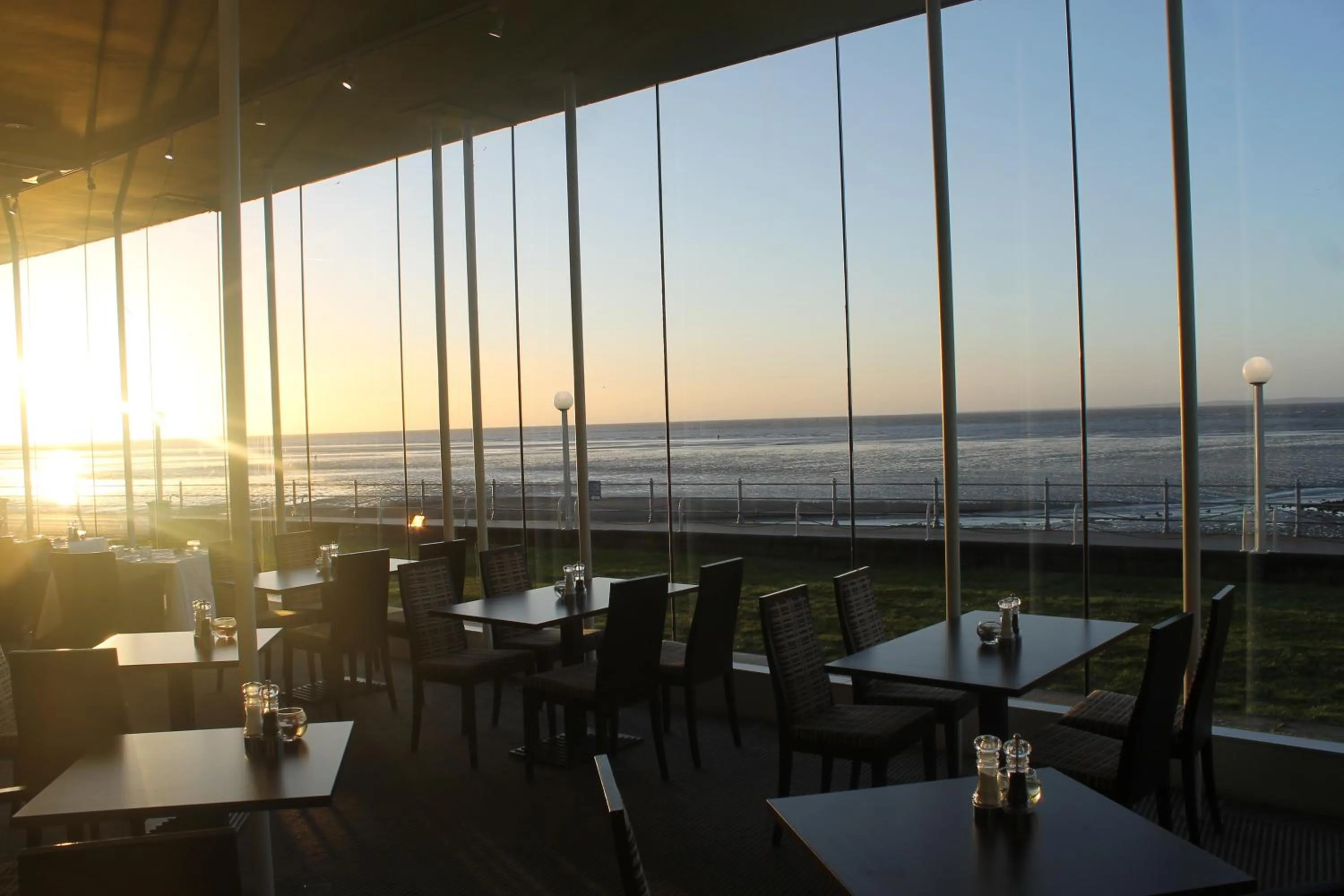 Restaurant/places to eat in The Midland