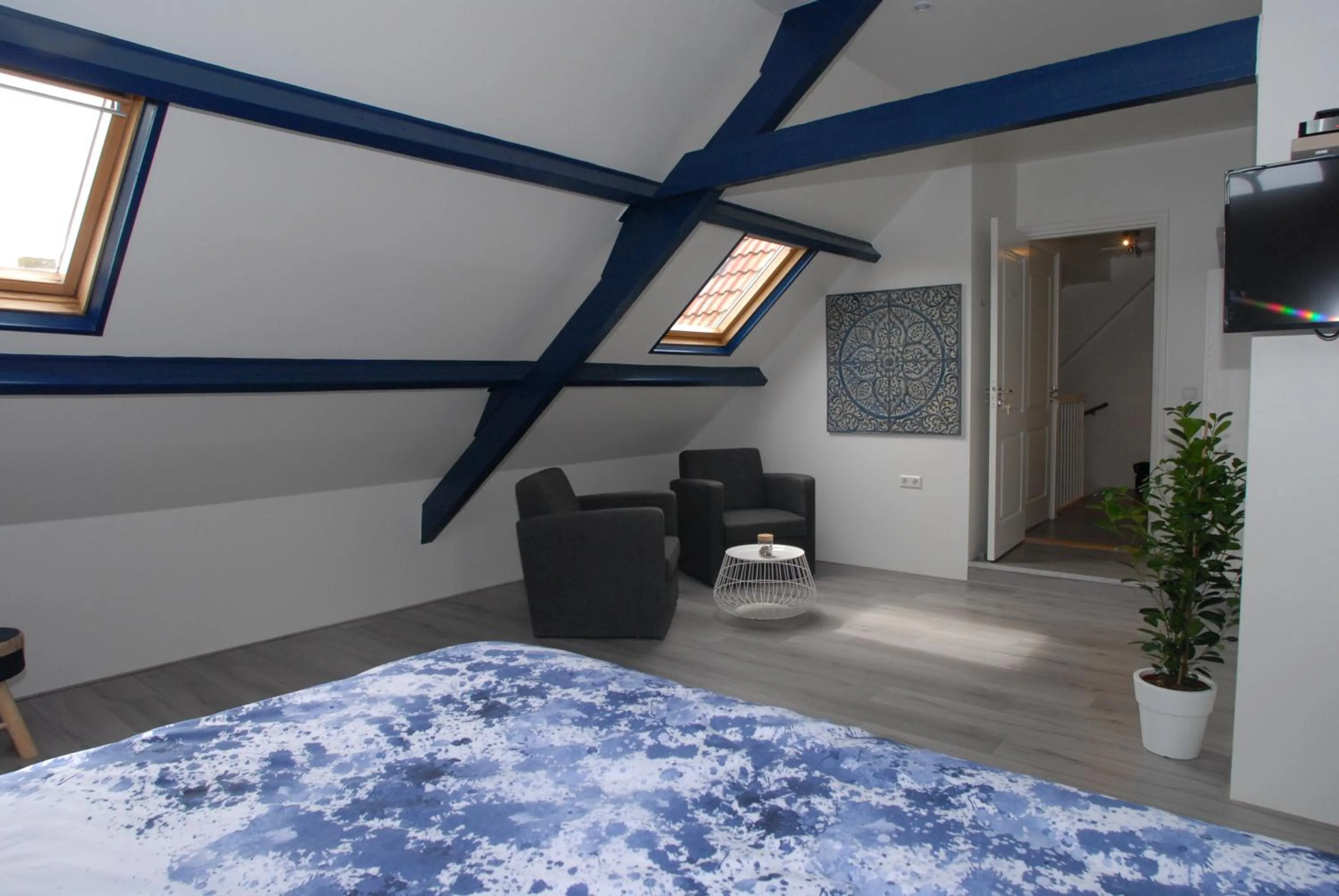 Photo of the whole room, Bed in B&B De Kaagse Boer