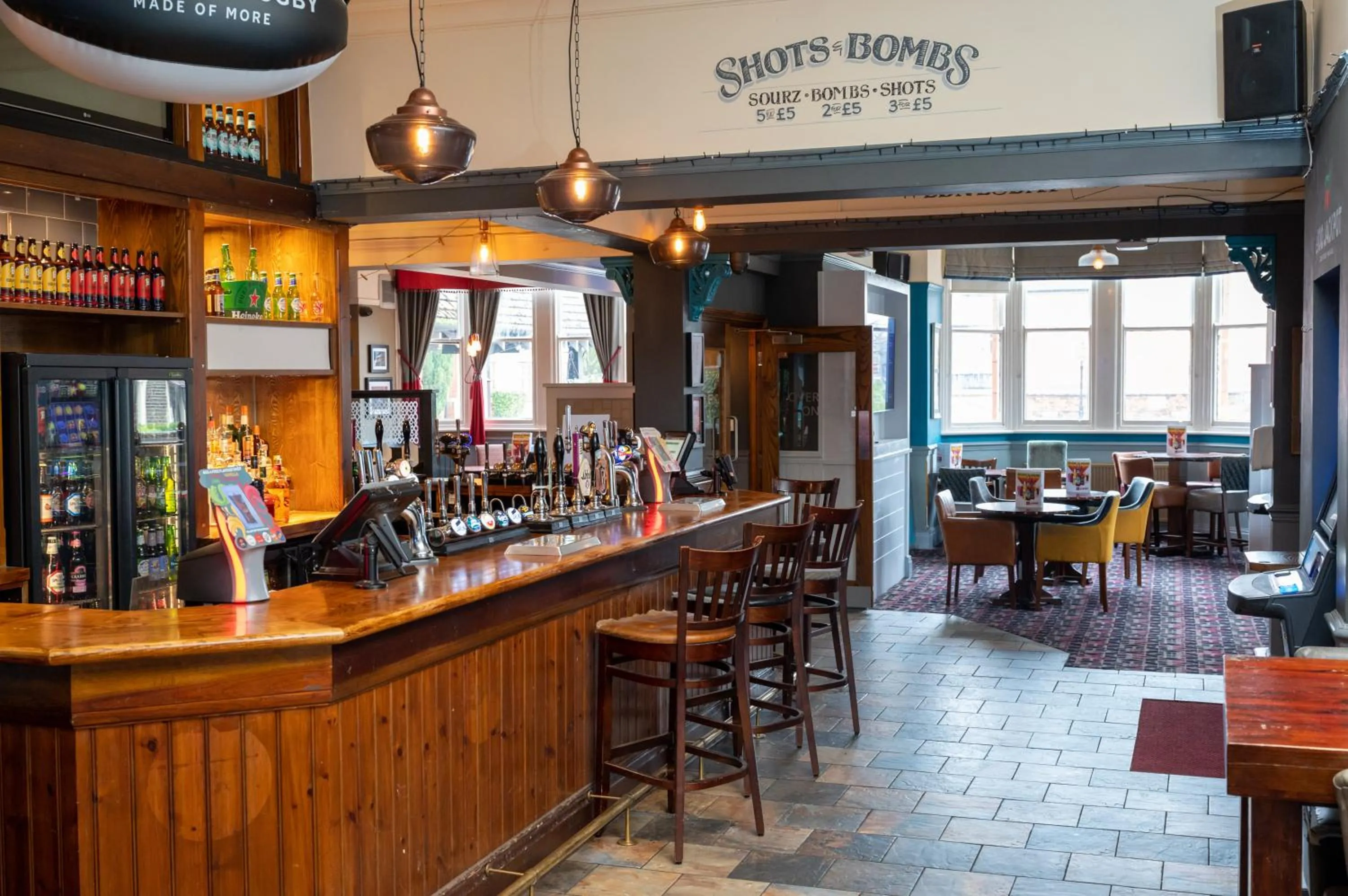 Lounge or bar in The Fernhurst by Greene King Inns