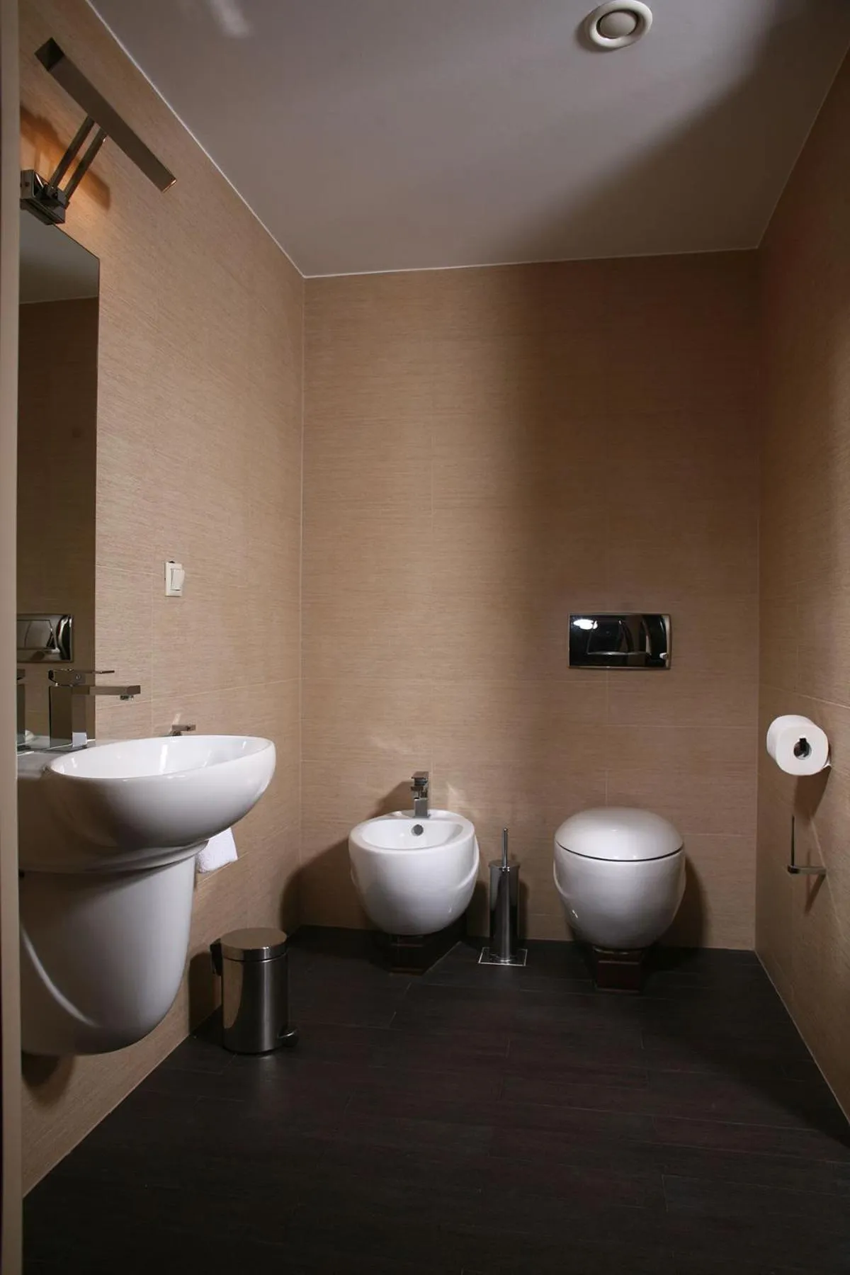 Toilet in Reghina Blue Hotel