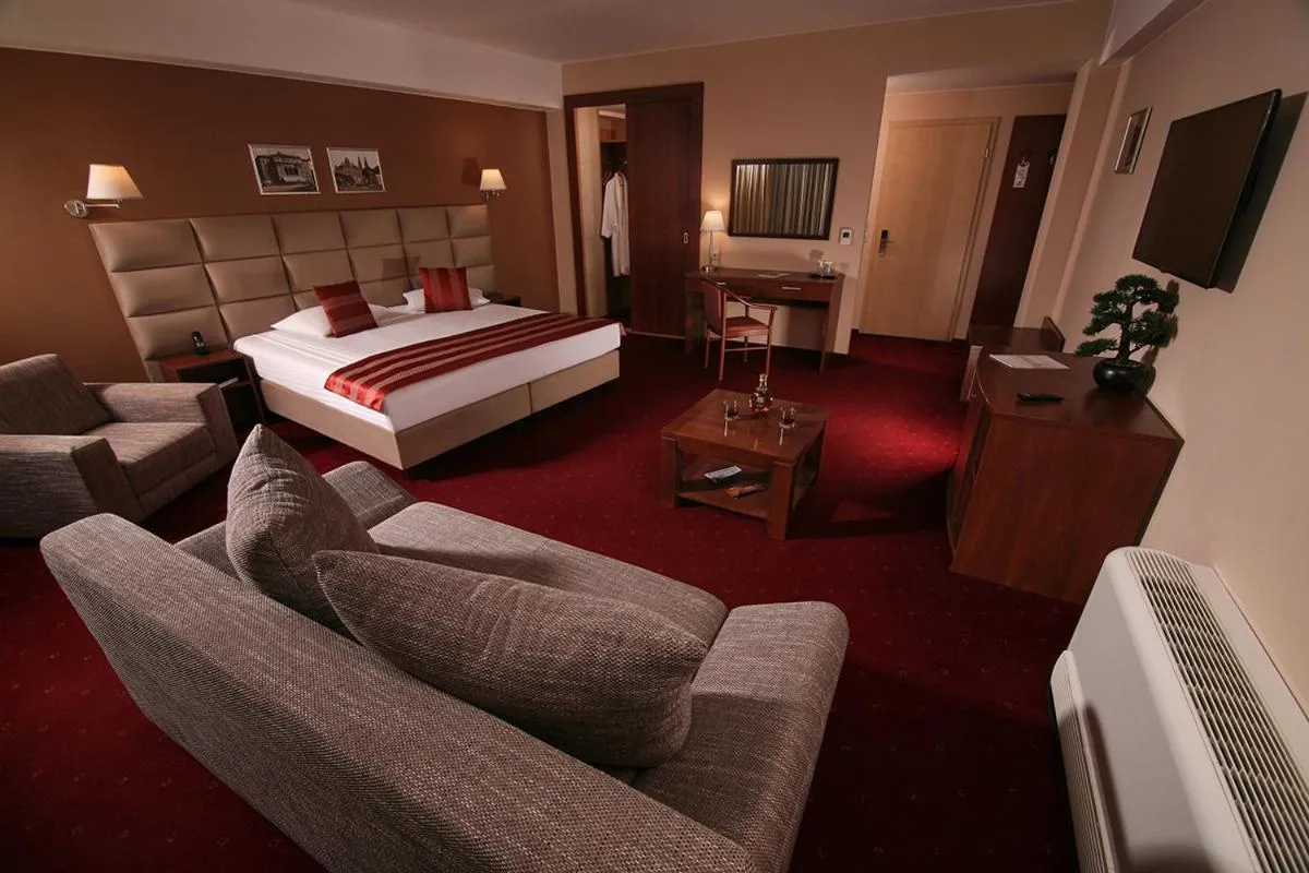 Photo of the whole room, Bed in Reghina Blue Hotel